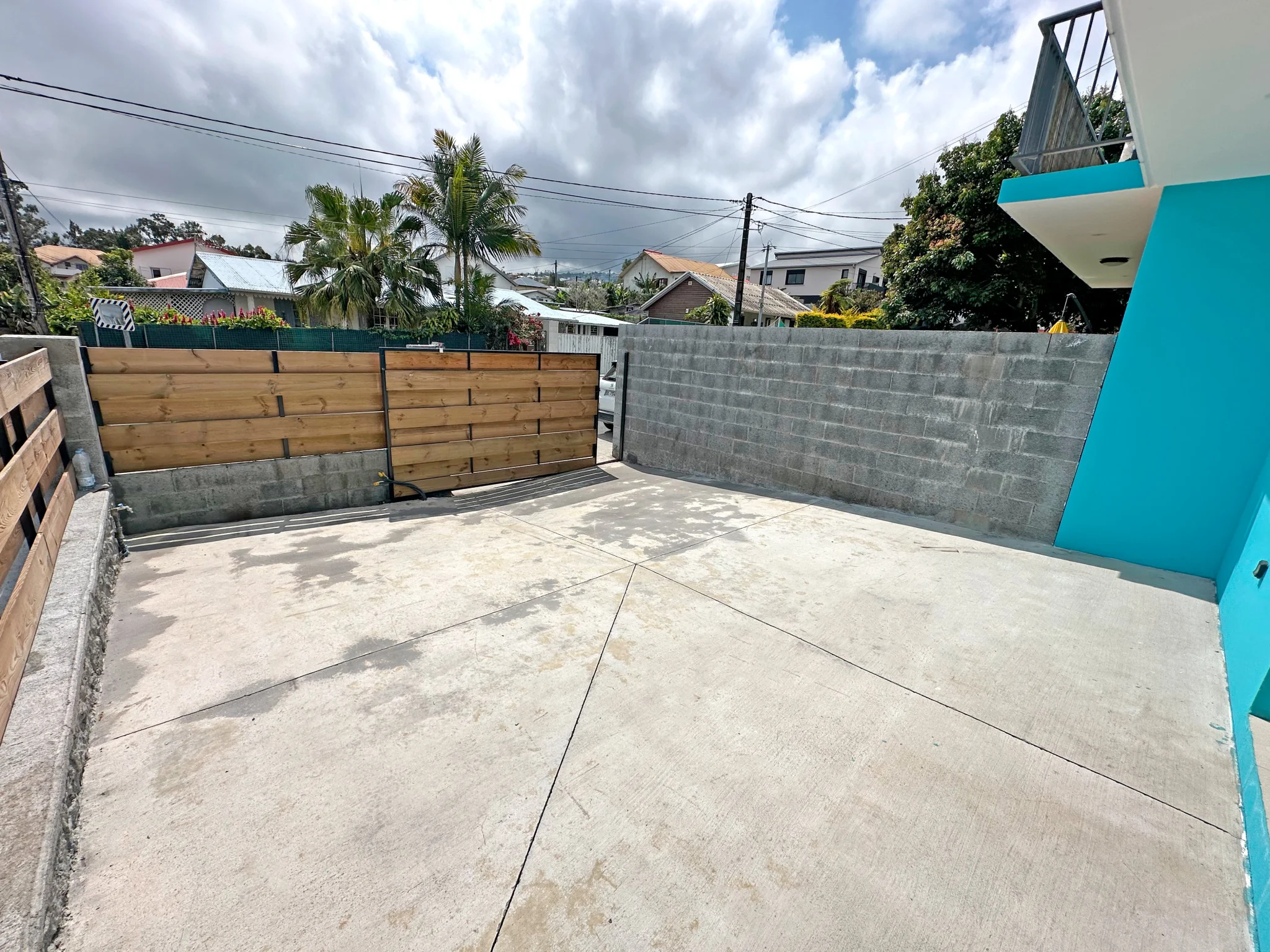 Photo 8 - Maison à louer - Ancien 1 350 € 4 pièces 3 chambres 86 m² Tampon 97430