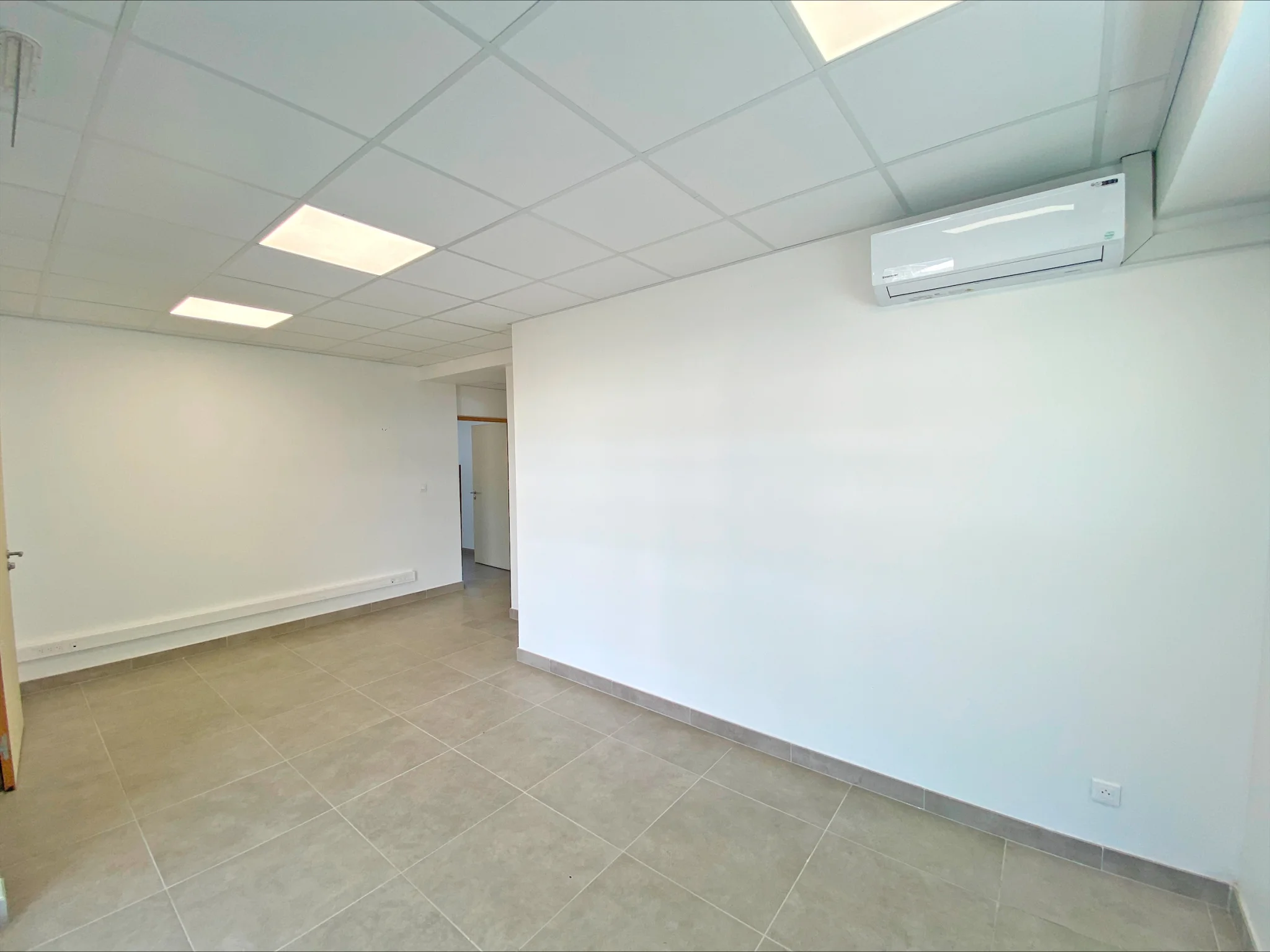 Photo 5 - Local à louer - Ancien 1 900 € 90 m² Saint-Louis 97421