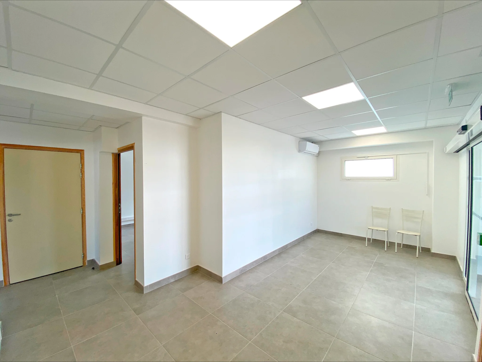 Photo 2 - Local à louer - Ancien 1 900 € 90 m² Saint-Louis 97421