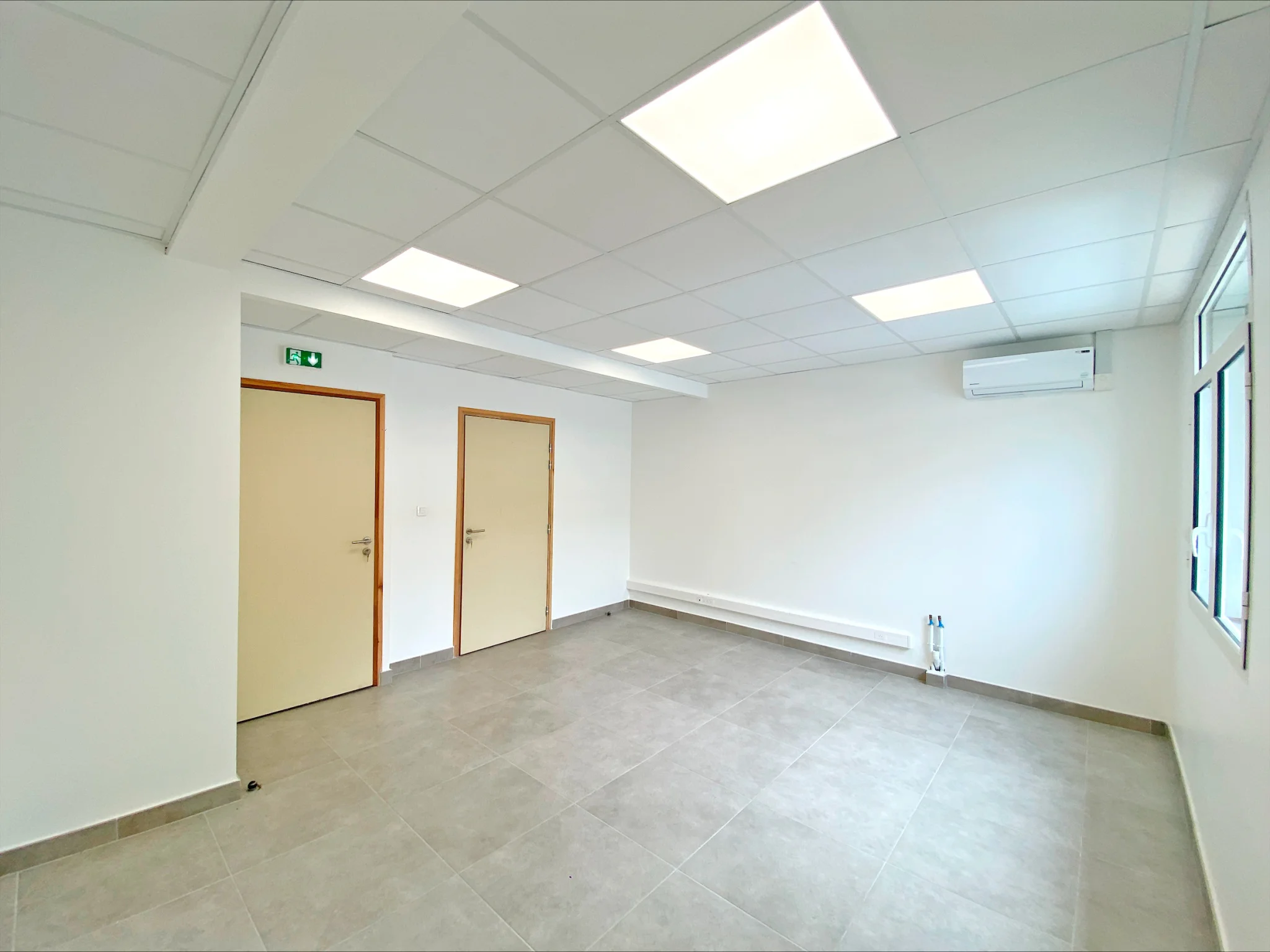 Photo 8 - Local à louer - Ancien 1 900 € 90 m² Saint-Louis 97421