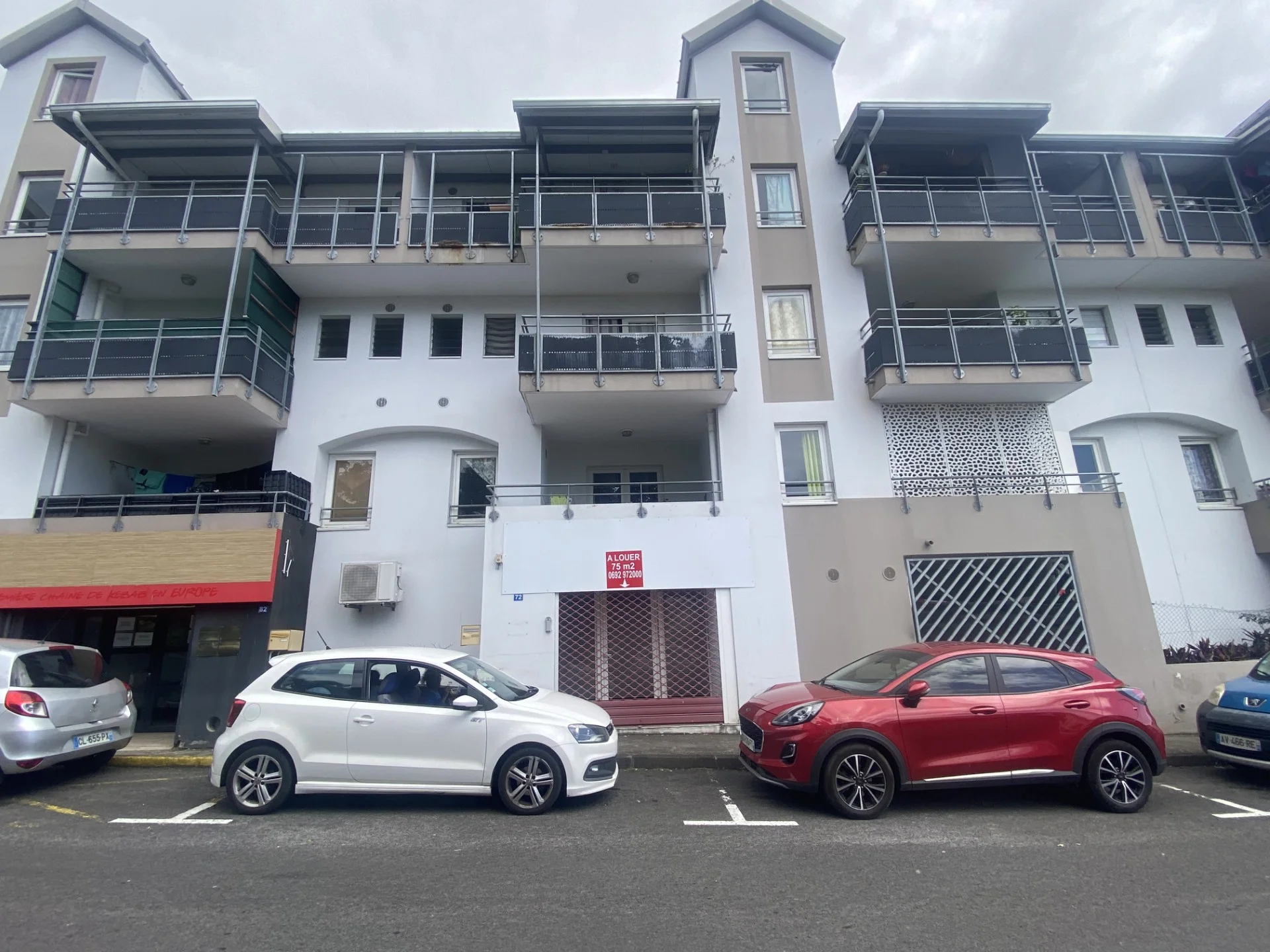 Photo 1 - Local à louer - Ancien 1 400 € 74 m² Saint-André 97440