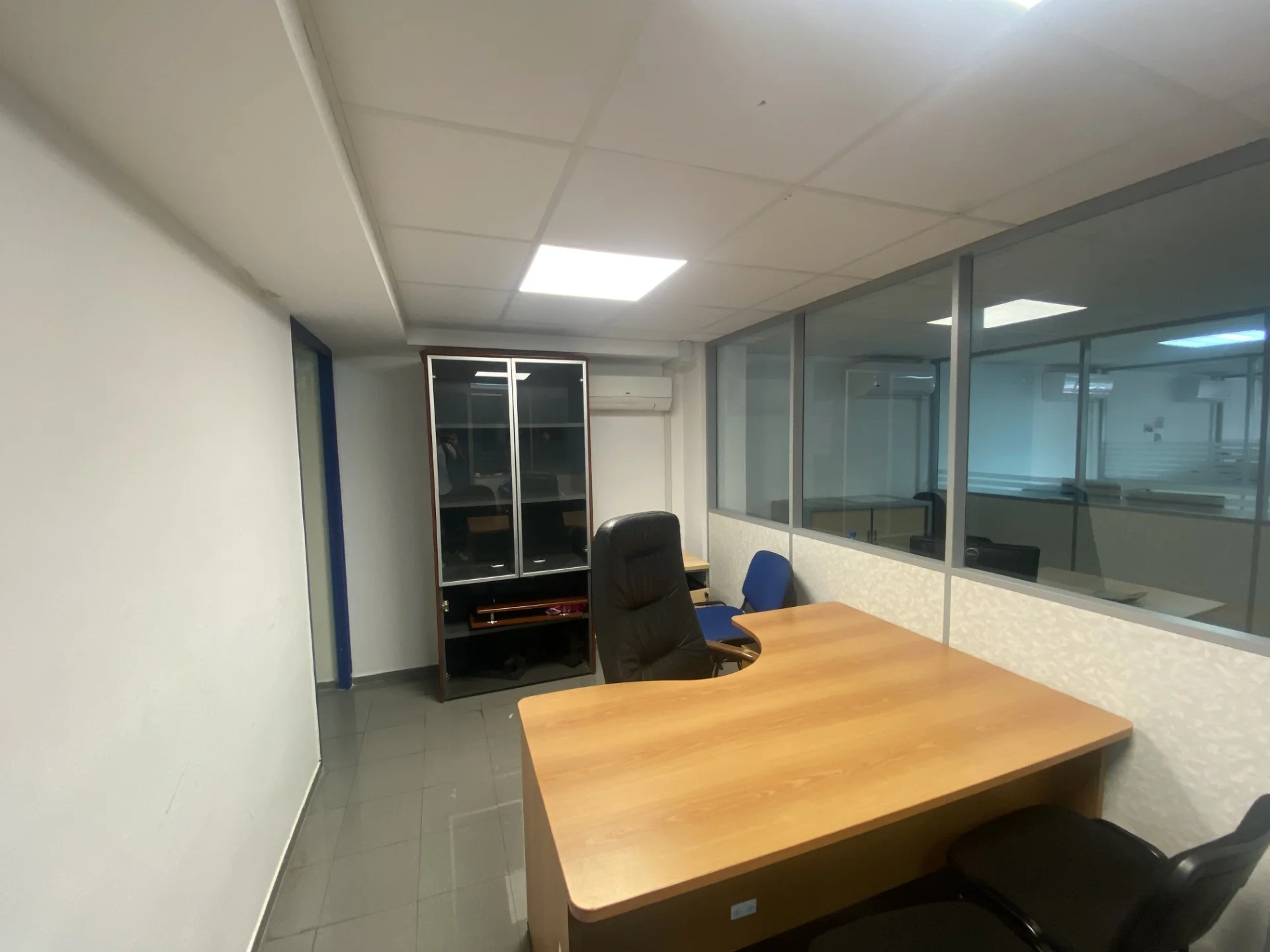 Photo 3 - Local à louer - Ancien 2 200 € 126 m² Saint-André 97440