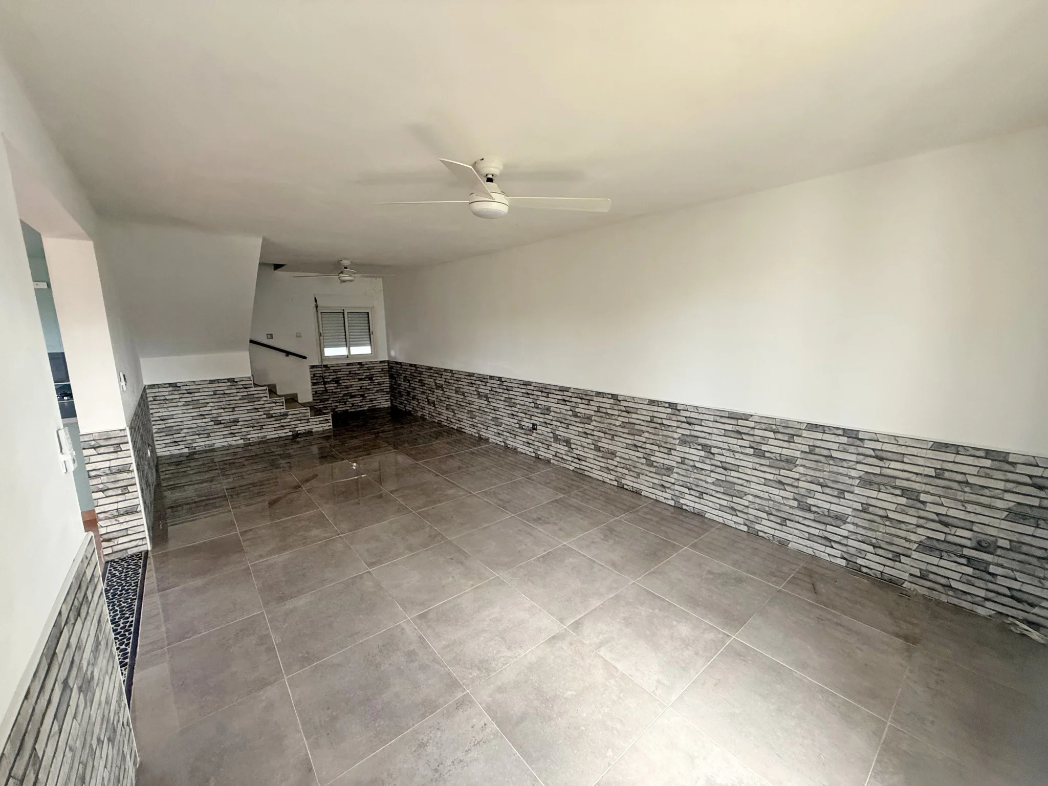 Photo 1 - Maison à louer - Ancien 1 130 € 4 pièces 3 chambres 100 m² Saint-André 97440