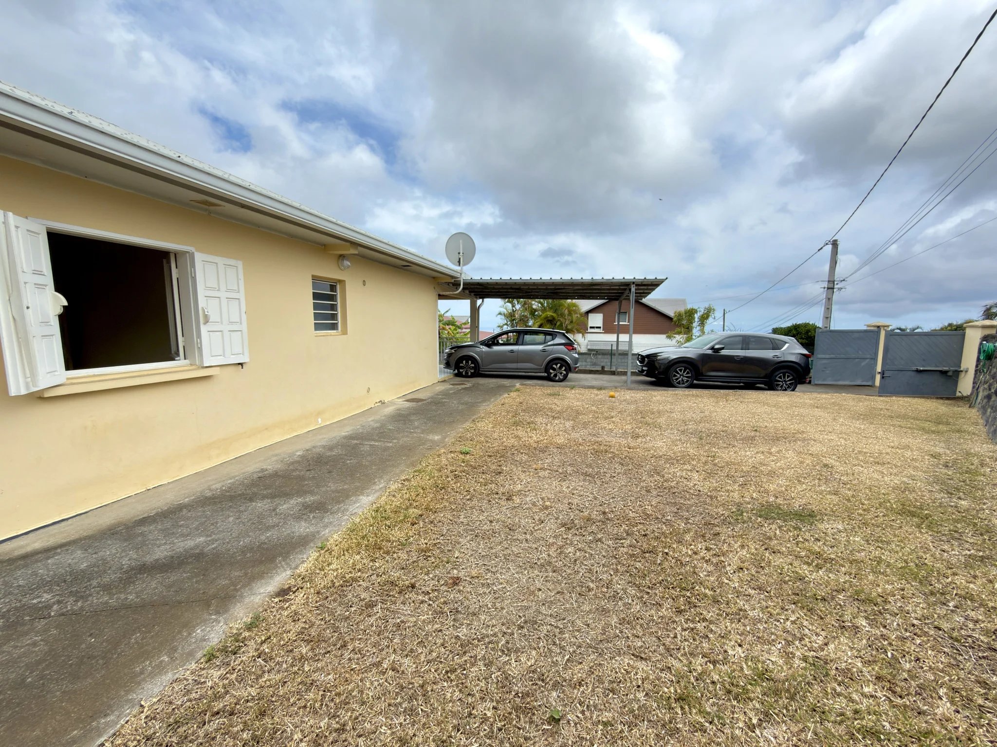 Photo 2 - Maison à vendre - Ancien 367 500 € 4 pièces 2 chambres 104 m² Petite-Île 97429