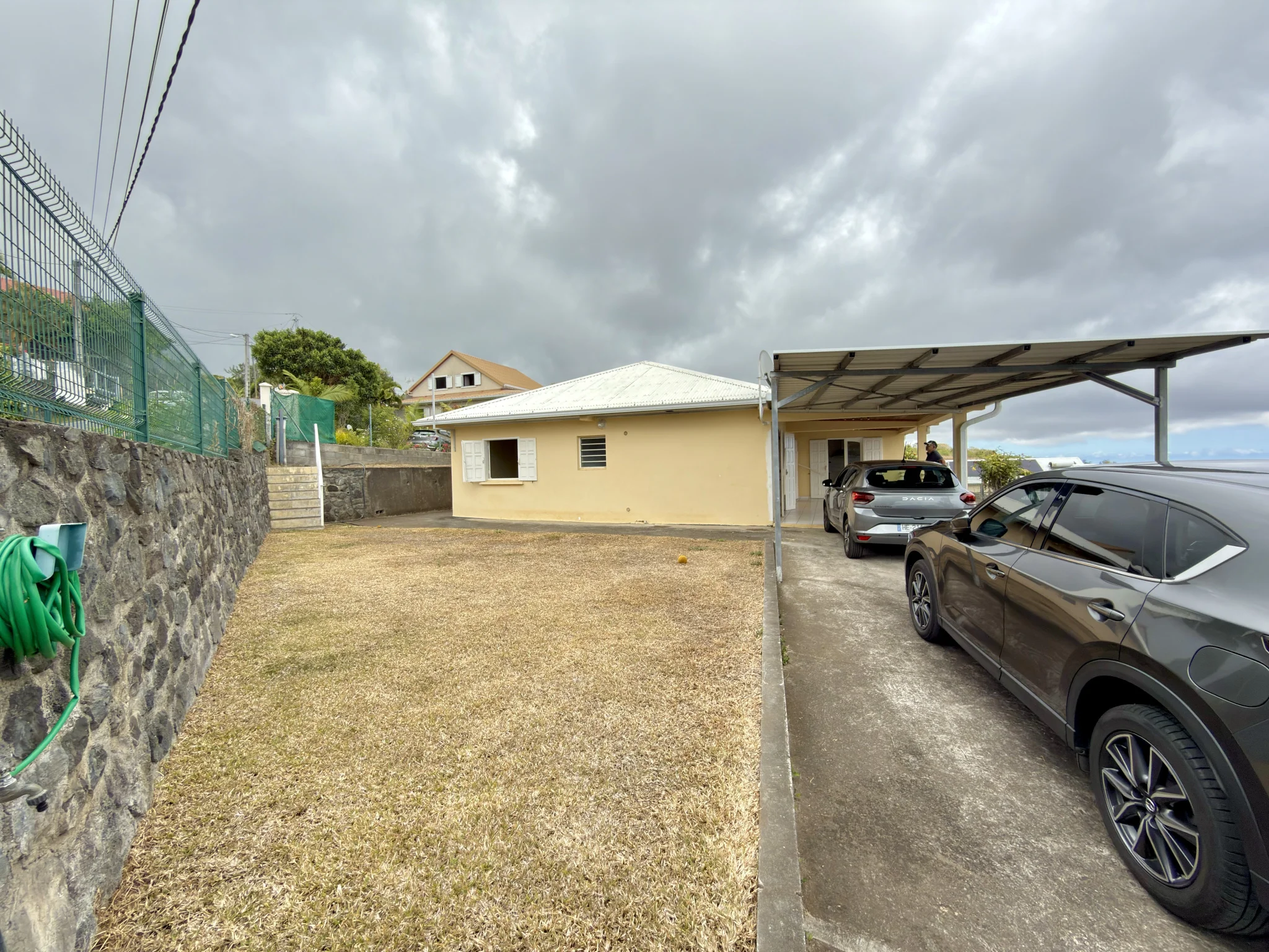 Photo 1 - Maison à vendre - Ancien 367 500 € 4 pièces 2 chambres 104 m² Petite-Île 97429