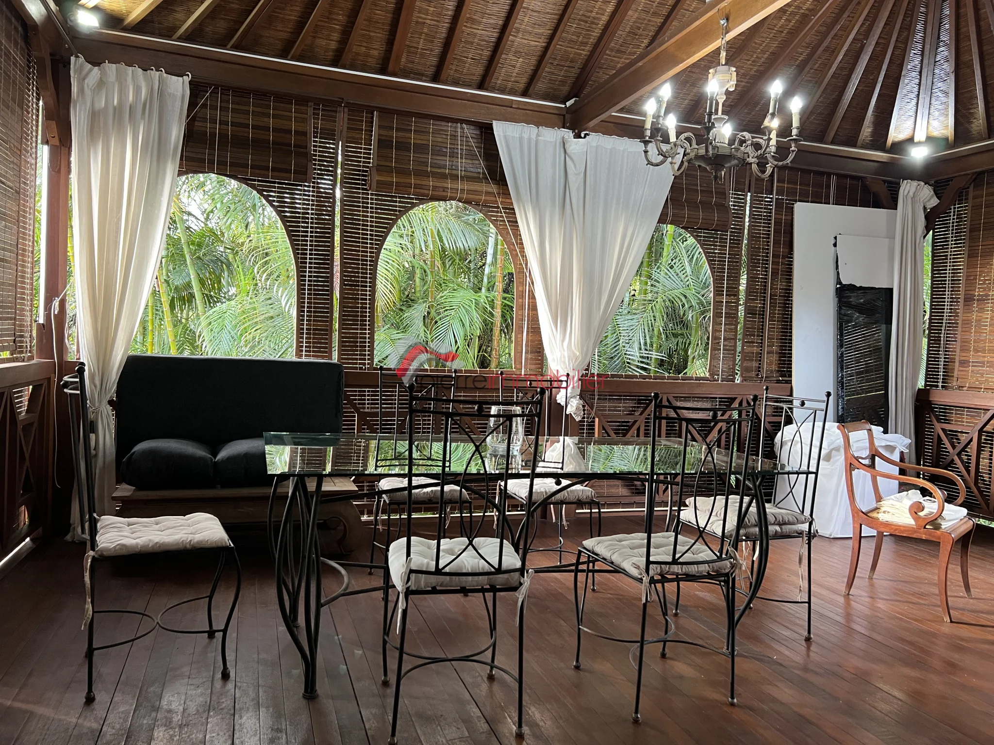 Photo 4 - Maison à vendre - Ancien 310 000 € 4 pièces 3 chambres 90 m² Le Tampon 97430