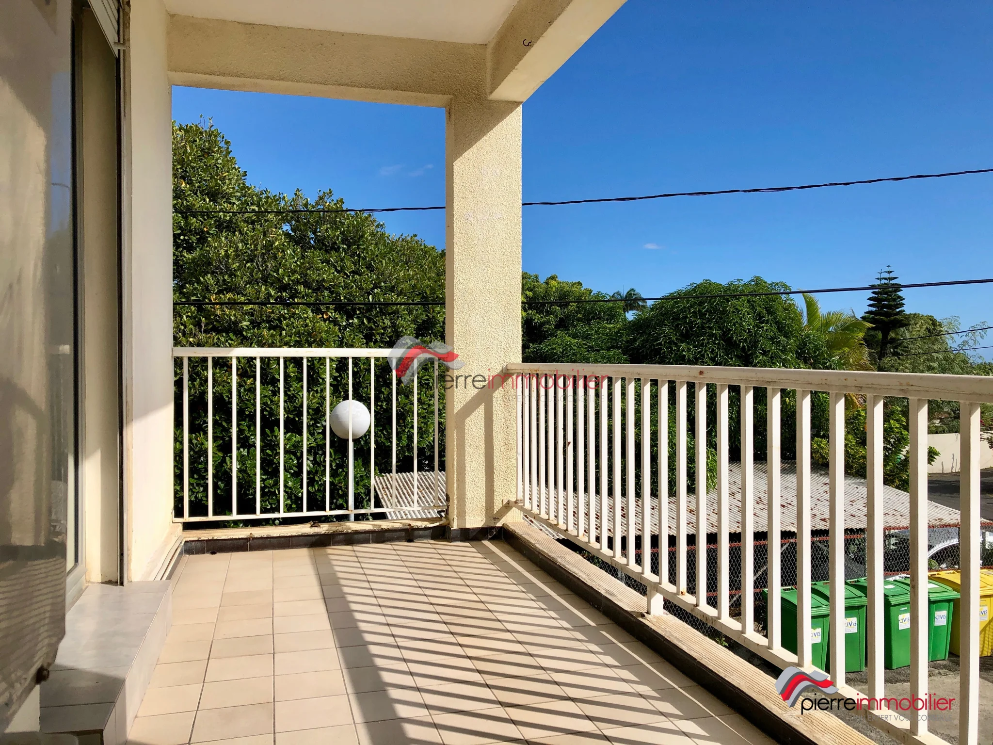 Photo 1 - Appartement à louer - Ancien 642 € 2 pièces 1 chambres 36 m² Saint-Pierre 97410