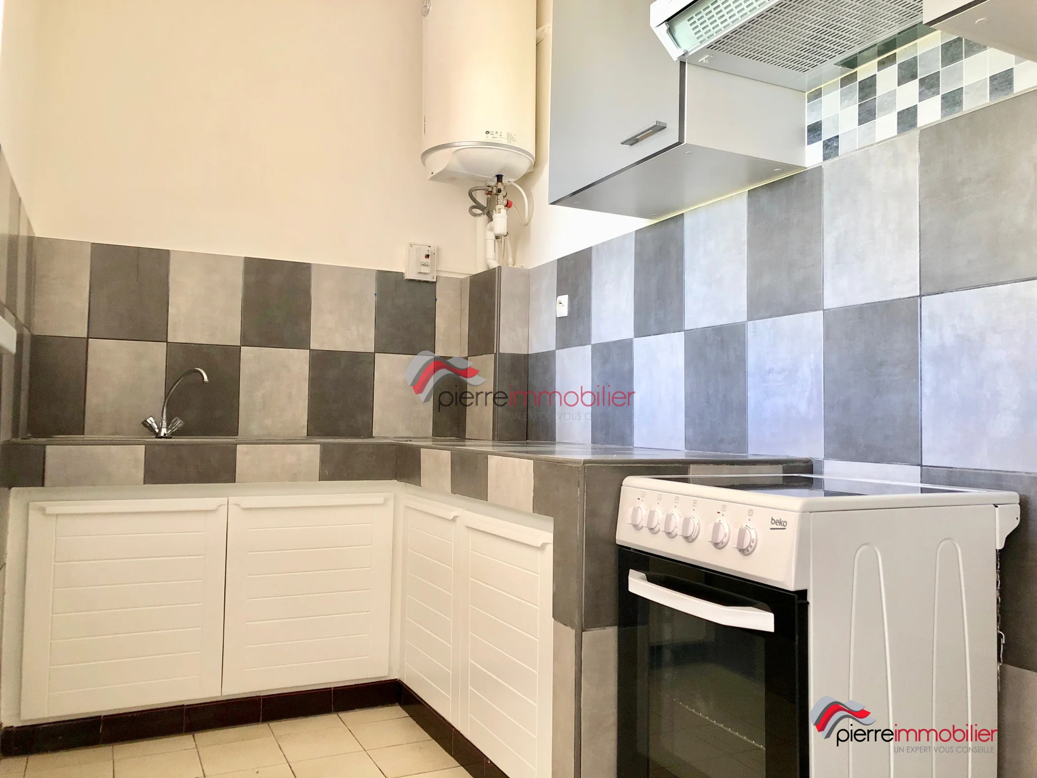 Photo 4 - Appartement à louer - Ancien 642 € 2 pièces 1 chambres 36 m² Saint-Pierre 97410