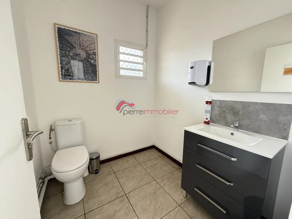 Photo 5 - Local à louer - Ancien 3 500 € 8 pièces 200 m² Saint-Louis 97450