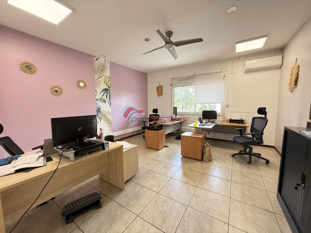 Photo 10 - Local à louer - Ancien 3 500 € 8 pièces 200 m² Saint-Louis 97450