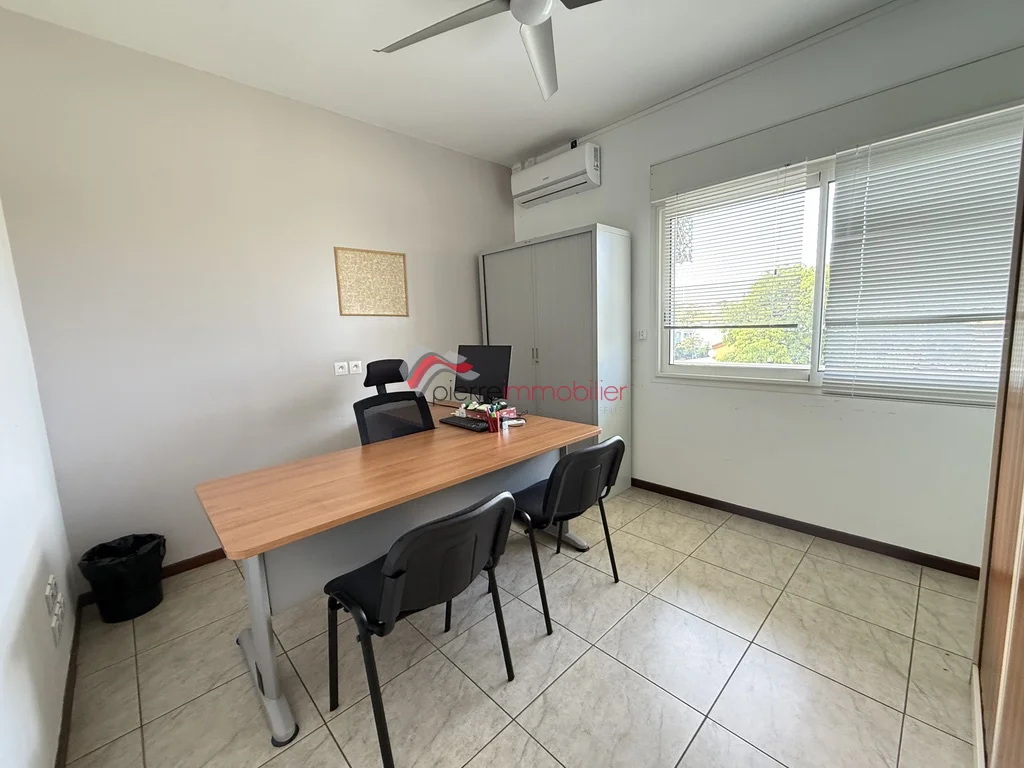 Photo 6 - Local à louer - Ancien 3 500 € 8 pièces 200 m² Saint-Louis 97450