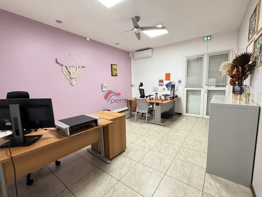 Photo 9 - Local à louer - Ancien 3 500 € 8 pièces 200 m² Saint-Louis 97450