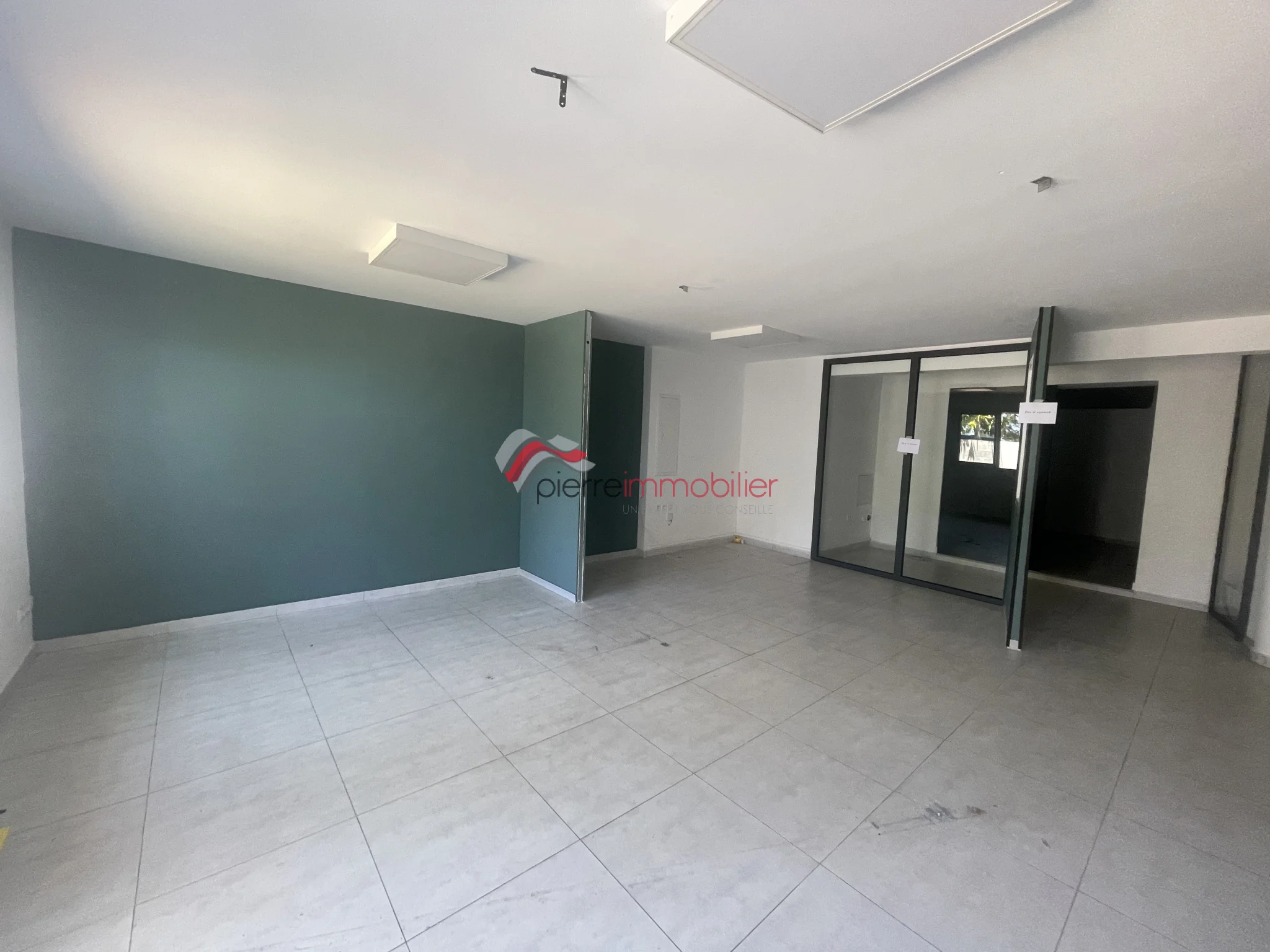 Photo 3 - Local à louer - Ancien 1 036 € 3 pièces 67 m² Le Tampon 97430