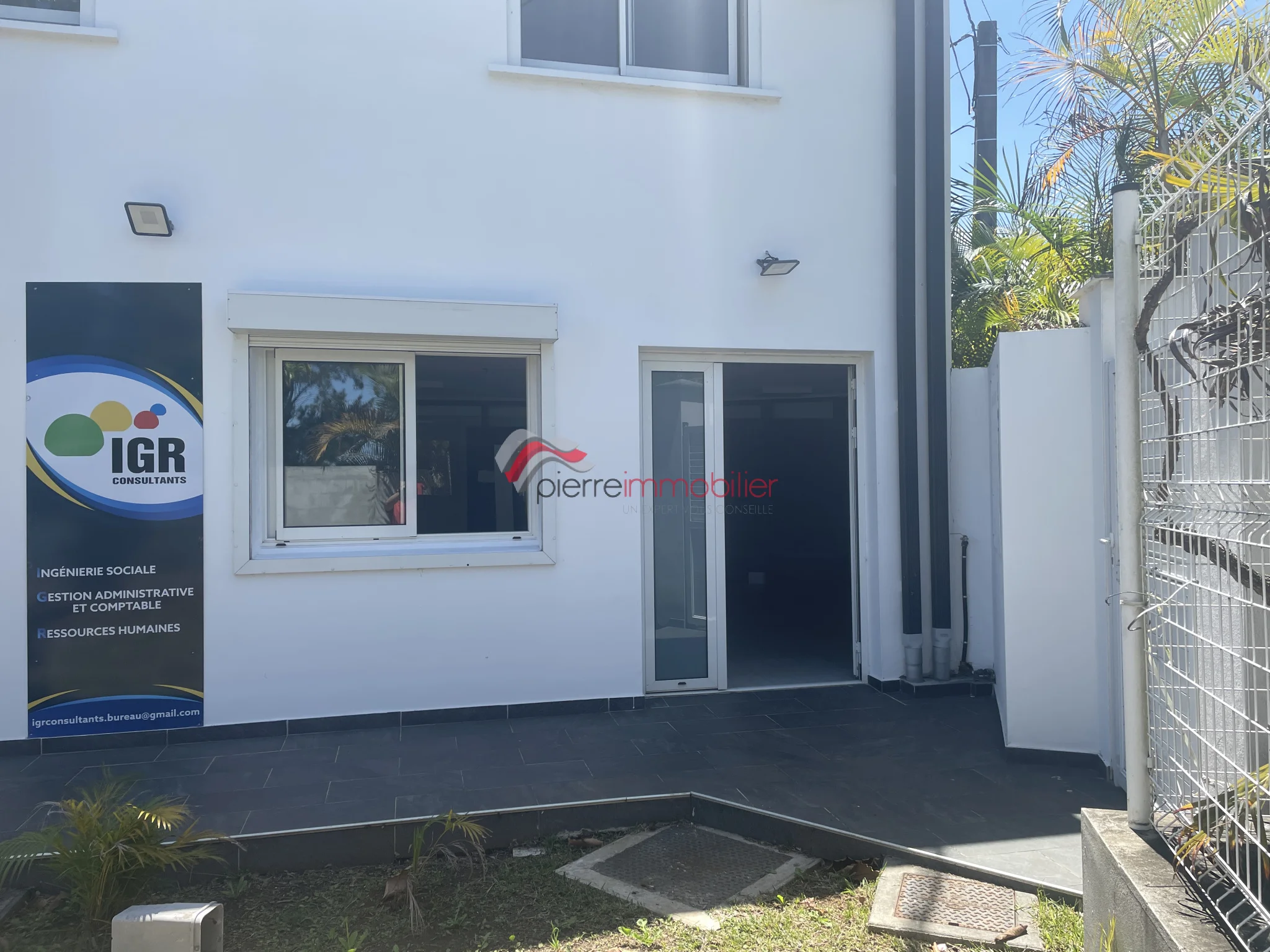 Photo 1 - Local à louer - Ancien 1 036 € 3 pièces 67 m² Le Tampon 97430