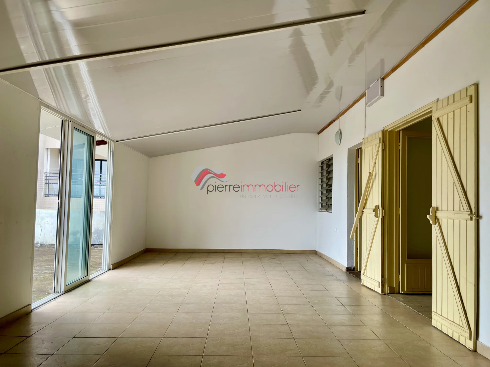 Photo 1 - Appartement à louer - Ancien 800 € 3 pièces 2 chambres 60 m² Le Tampon 97430