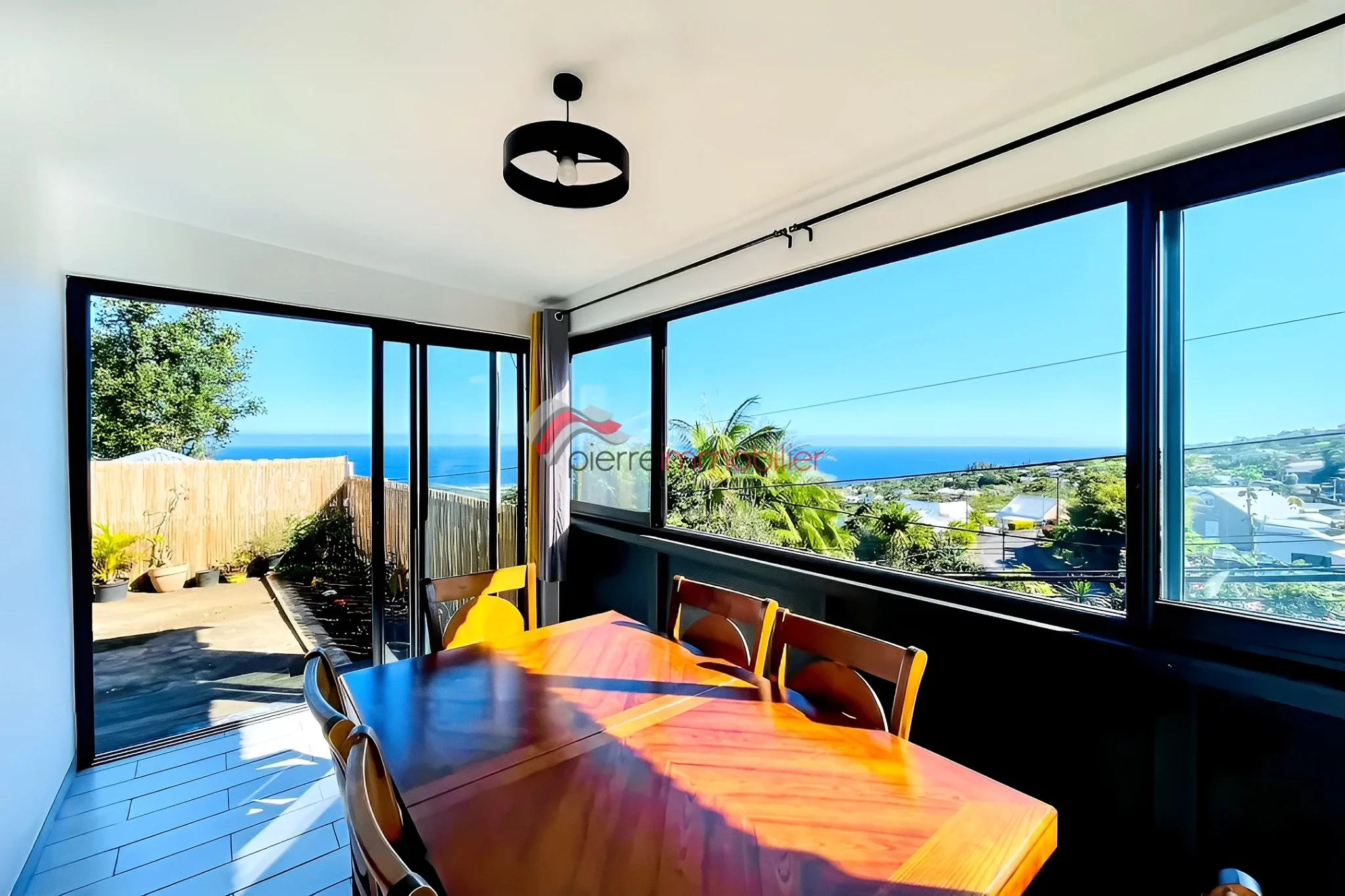 Photo 1 - Maison à vendre - Ancien 320 000 € 4 pièces 3 chambres 103.49 m² Les Avirons 97425