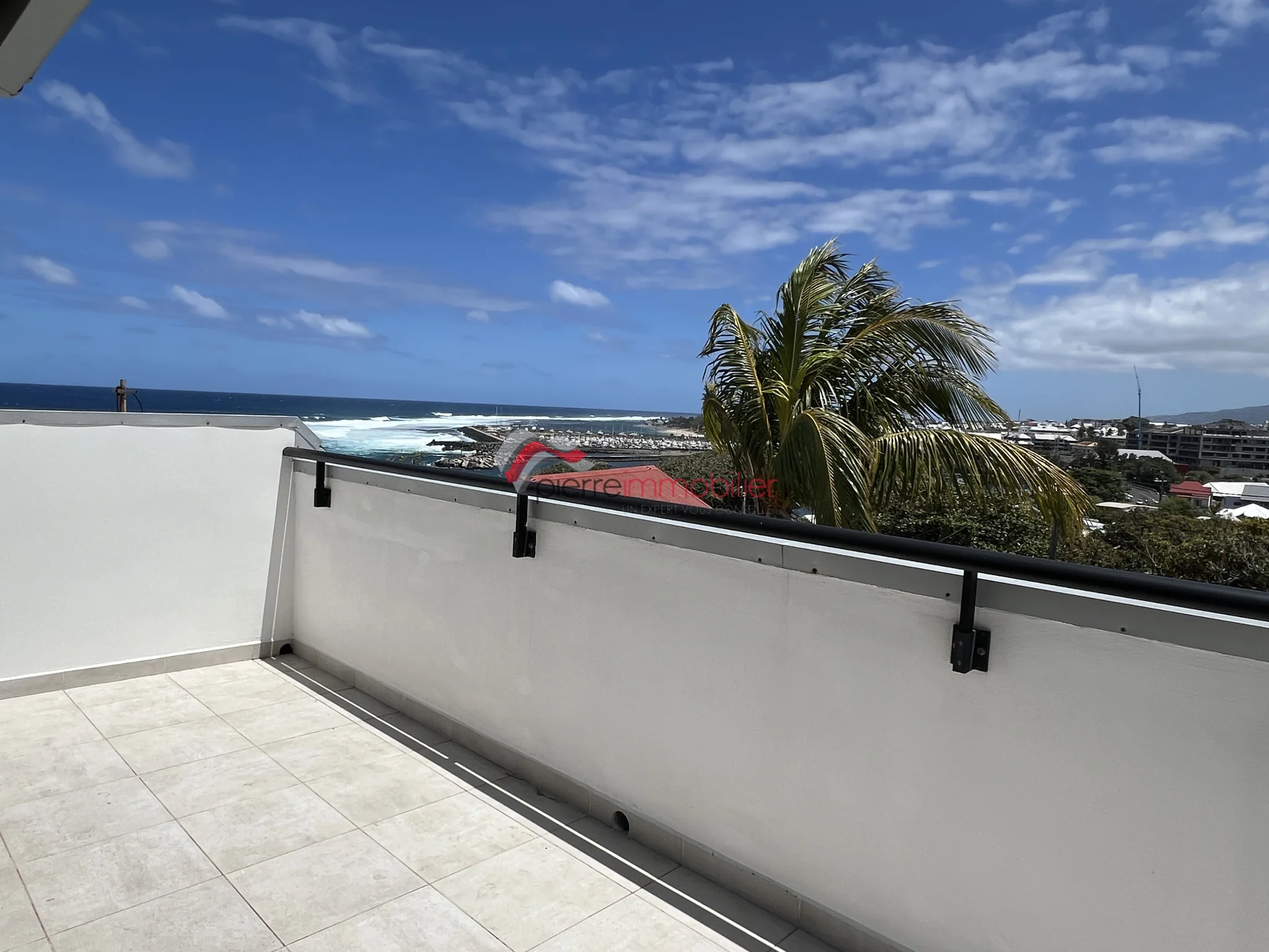 Photo 1 - Appartement à vendre - Ancien 387 920 € 4 pièces 3 chambres 86.3 m² Saint-Pierre 97410