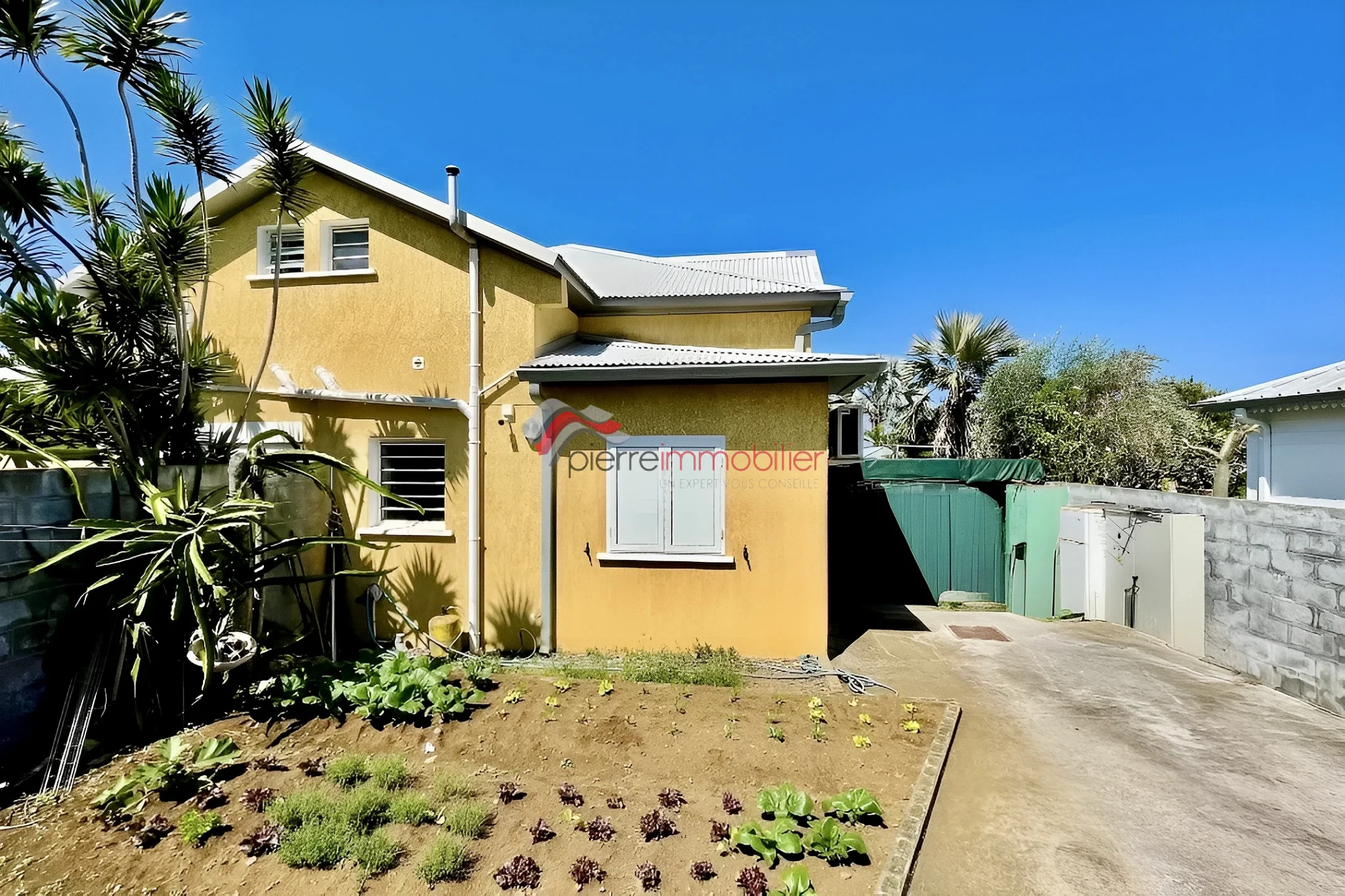 Photo 7 - Maison à vendre - Ancien 520 000 € 13 pièces 8 chambres 256 m² Saint-Louis 97421