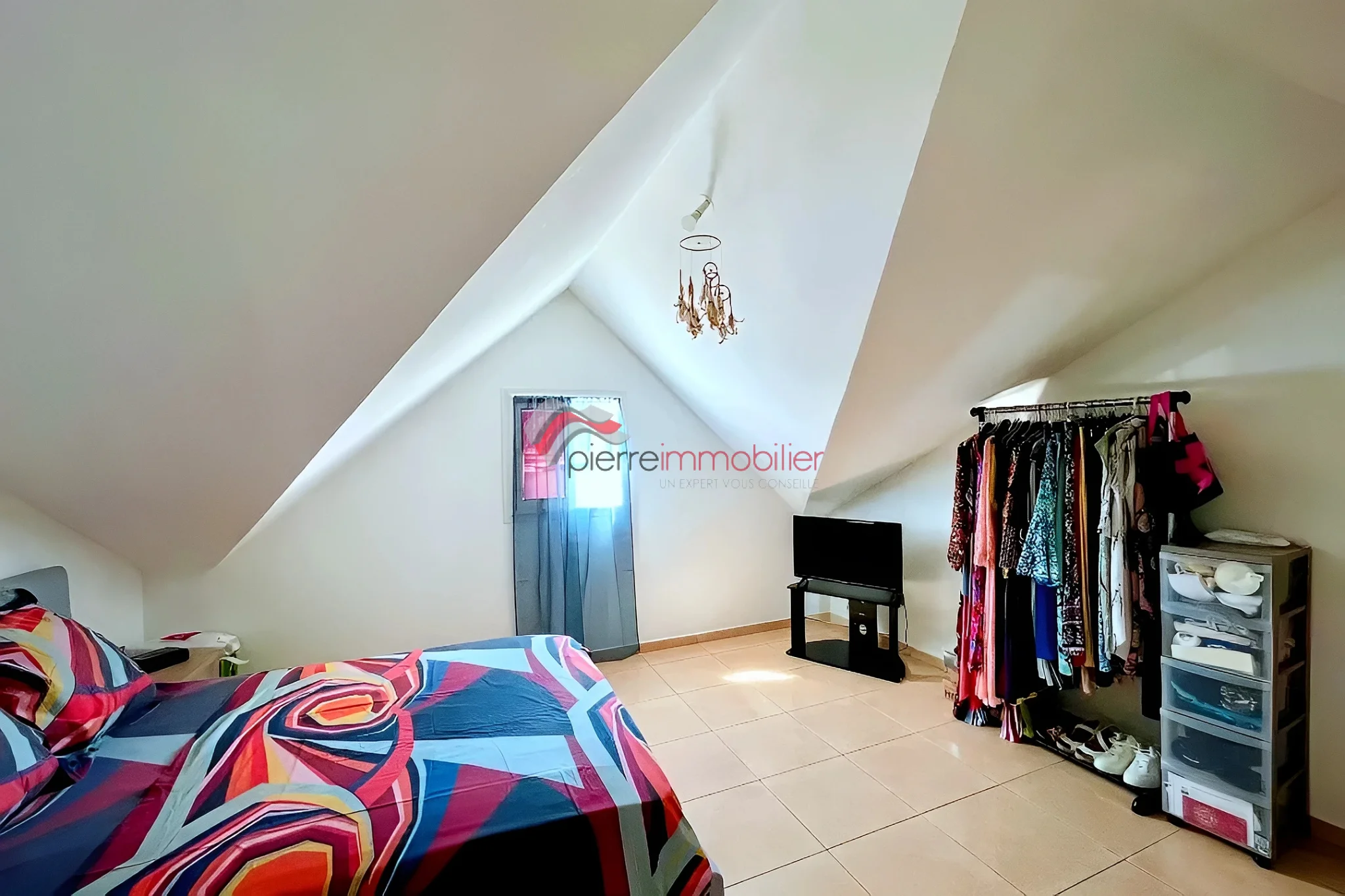 Photo 11 - Maison à vendre - Ancien 520 000 € 13 pièces 8 chambres 256 m² Saint-Louis 97421