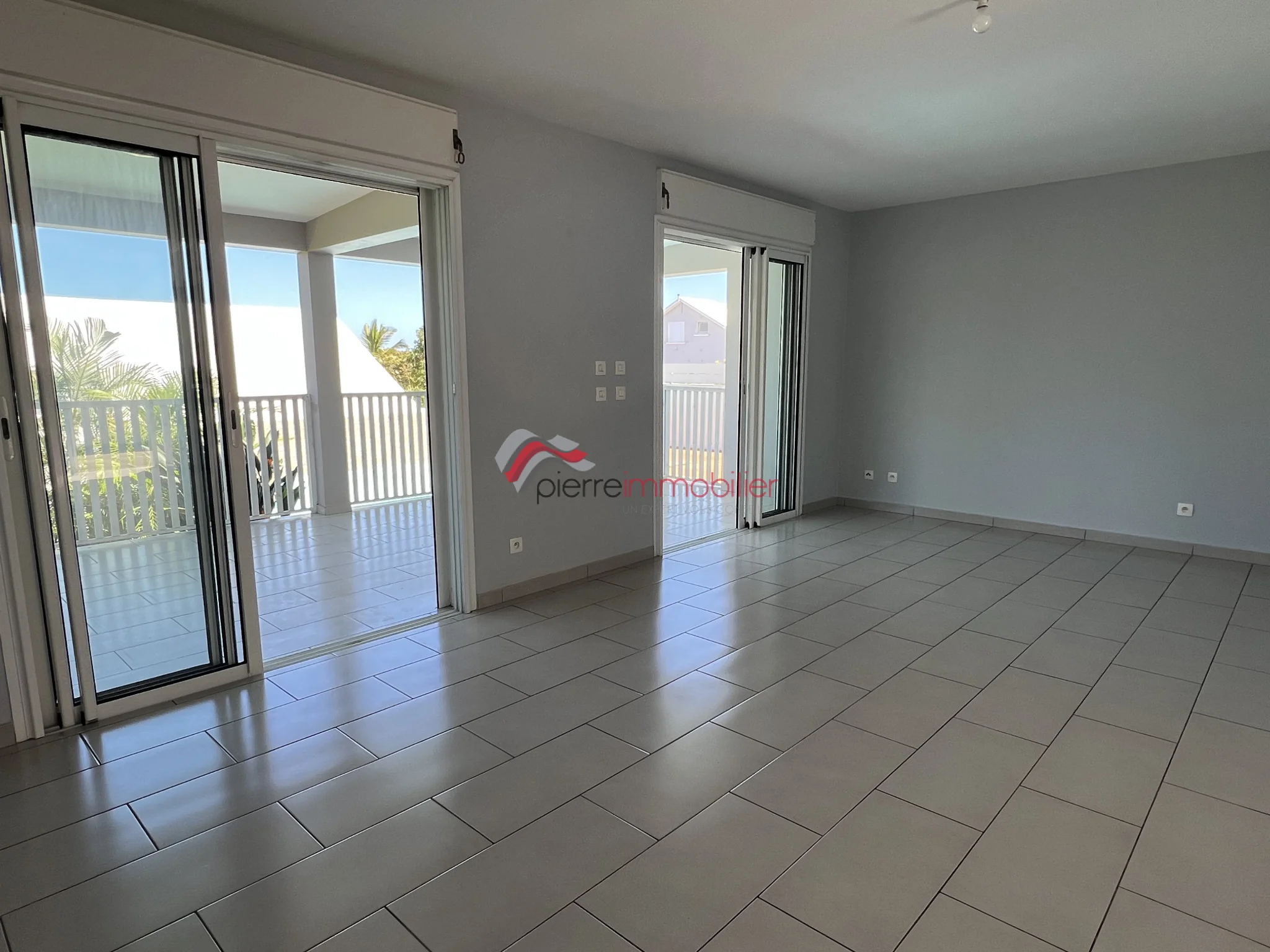 Photo 3 - Maison à vendre - Ancien 380 000 € 4 pièces 3 chambres 93 m² Saint-Pierre 97432