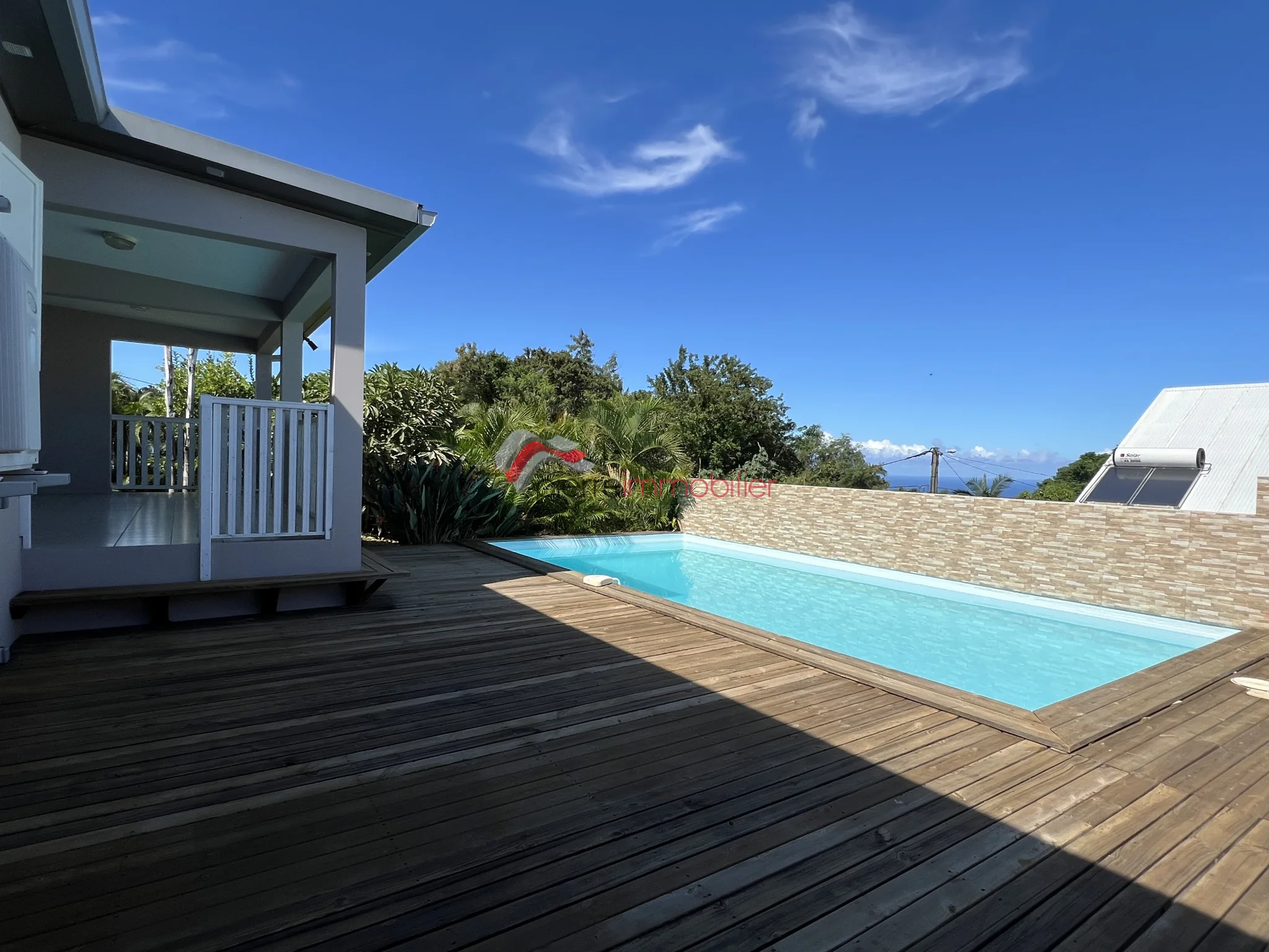 Photo 1 - Maison à vendre - Ancien 380 000 € 4 pièces 3 chambres 93 m² Saint-Pierre 97432