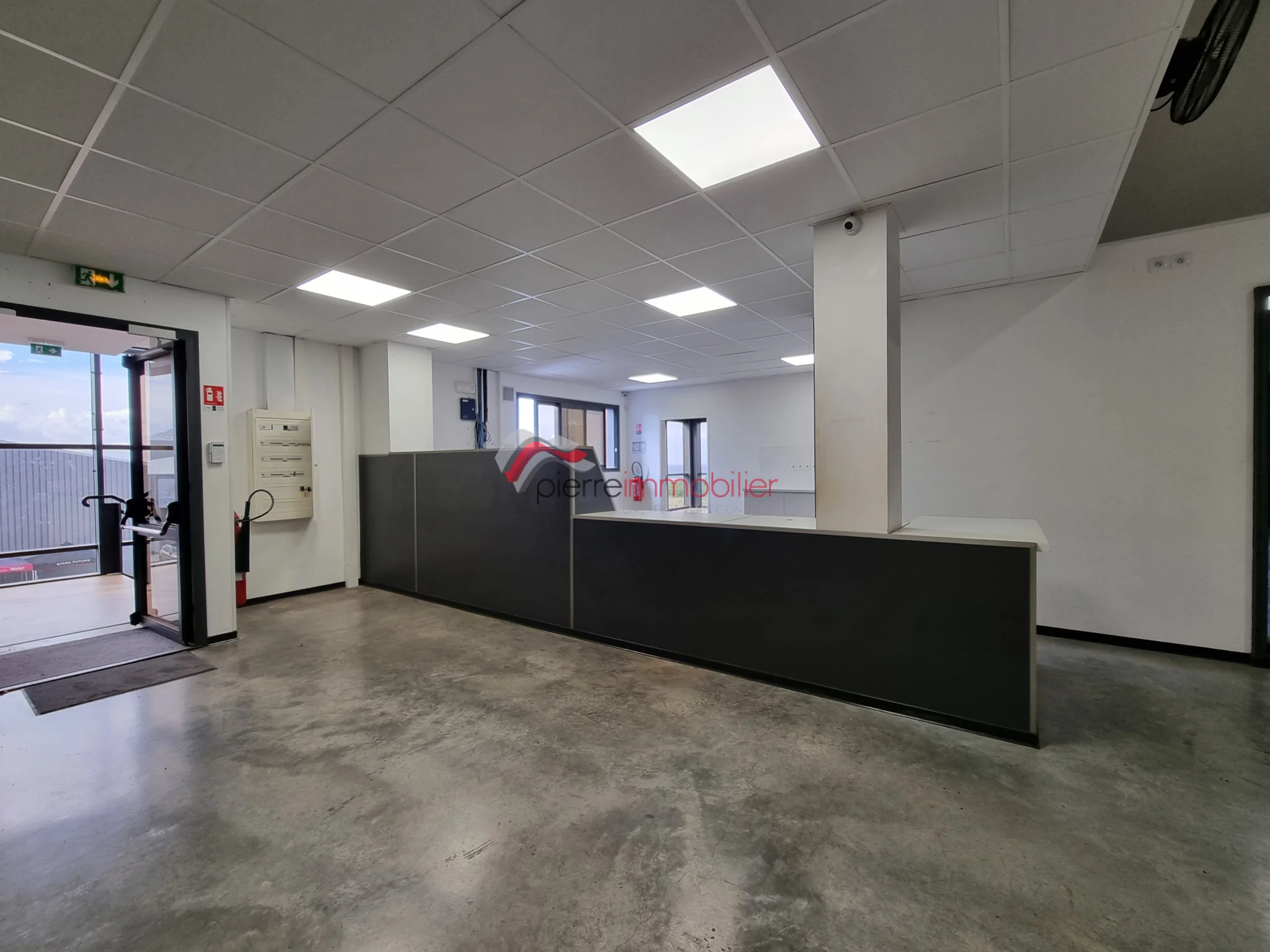 Photo 2 - Local à louer - Ancien 10 000 € 950 m² Saint-Pierre 97410