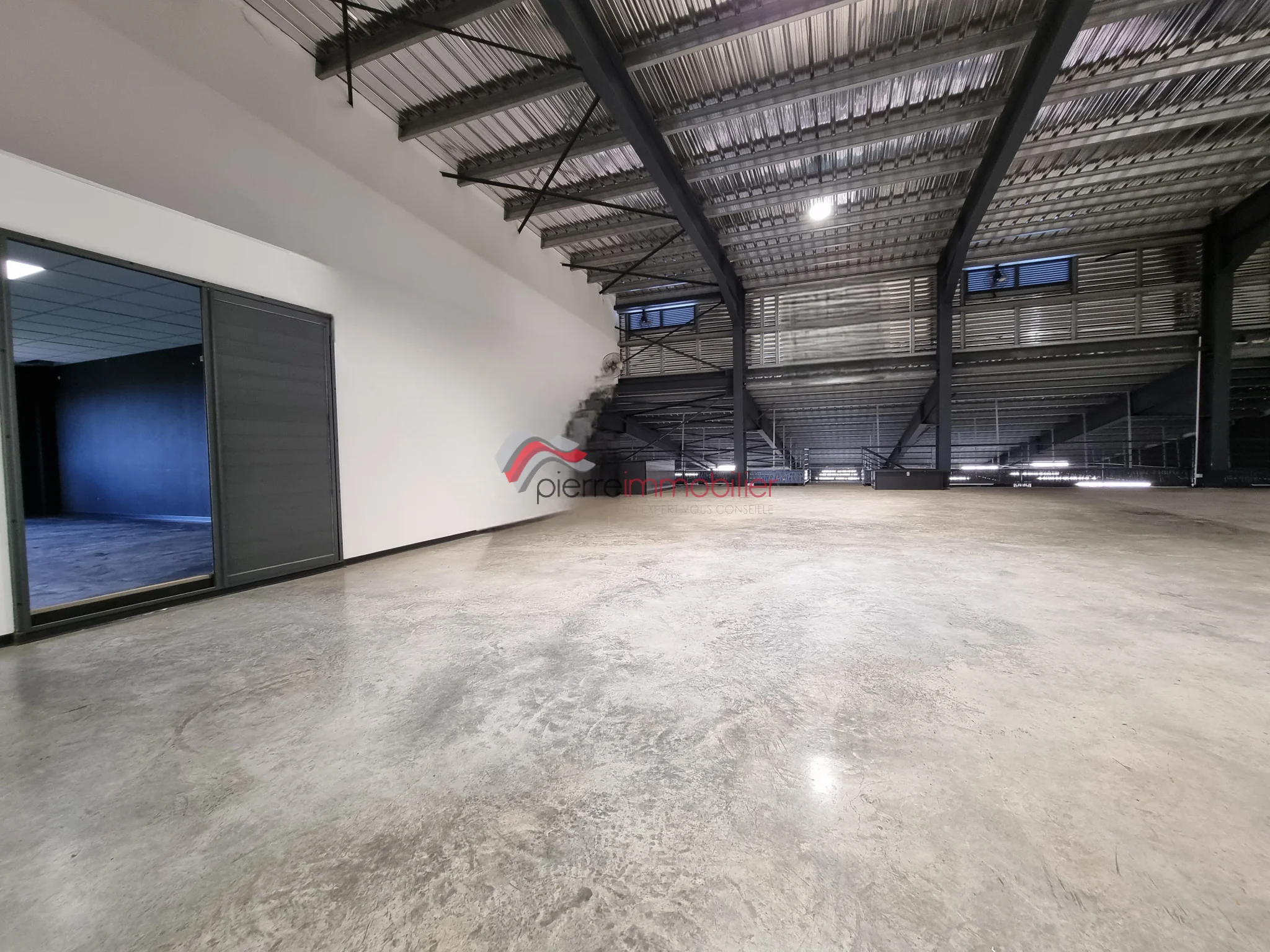 Photo 4 - Local à louer - Ancien 6 500 € 500 m² Saint-Pierre 97410