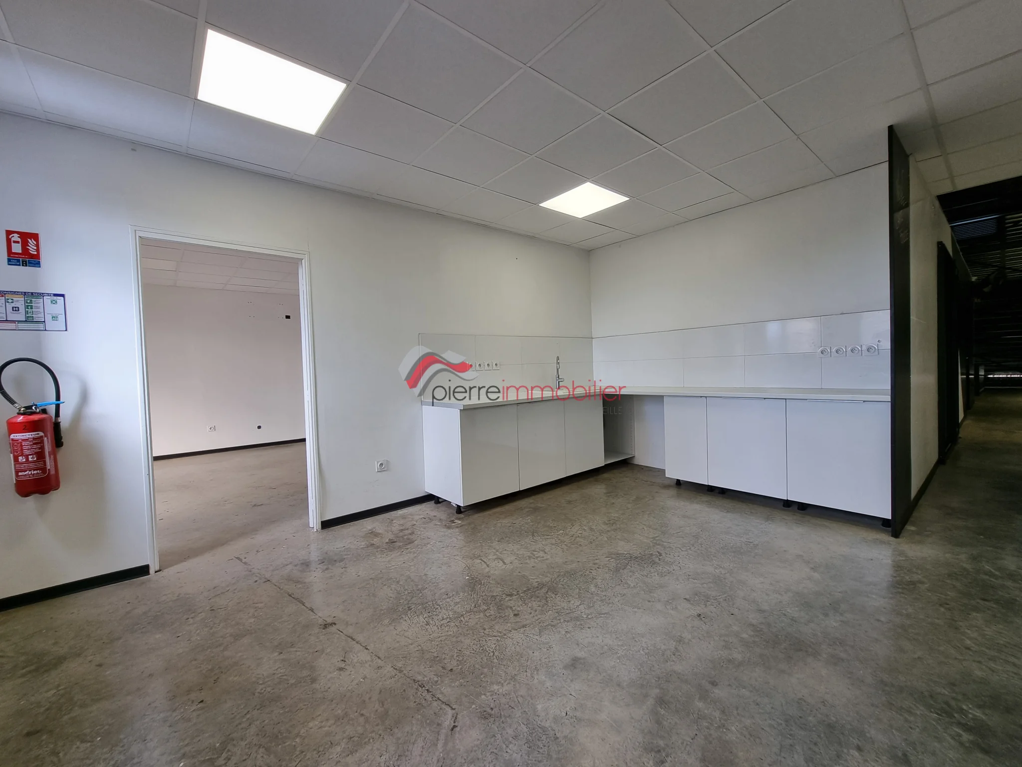 Photo 8 - Local à louer - Ancien 6 500 € 500 m² Saint-Pierre 97410