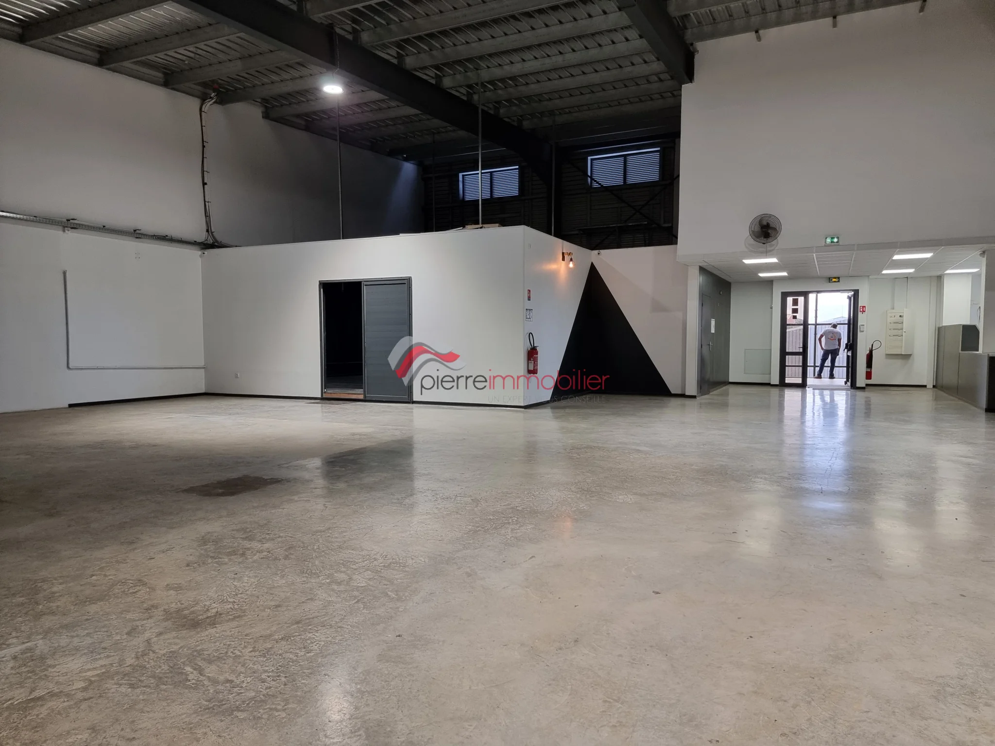 Photo 7 - Local à louer - Ancien 6 500 € 500 m² Saint-Pierre 97410