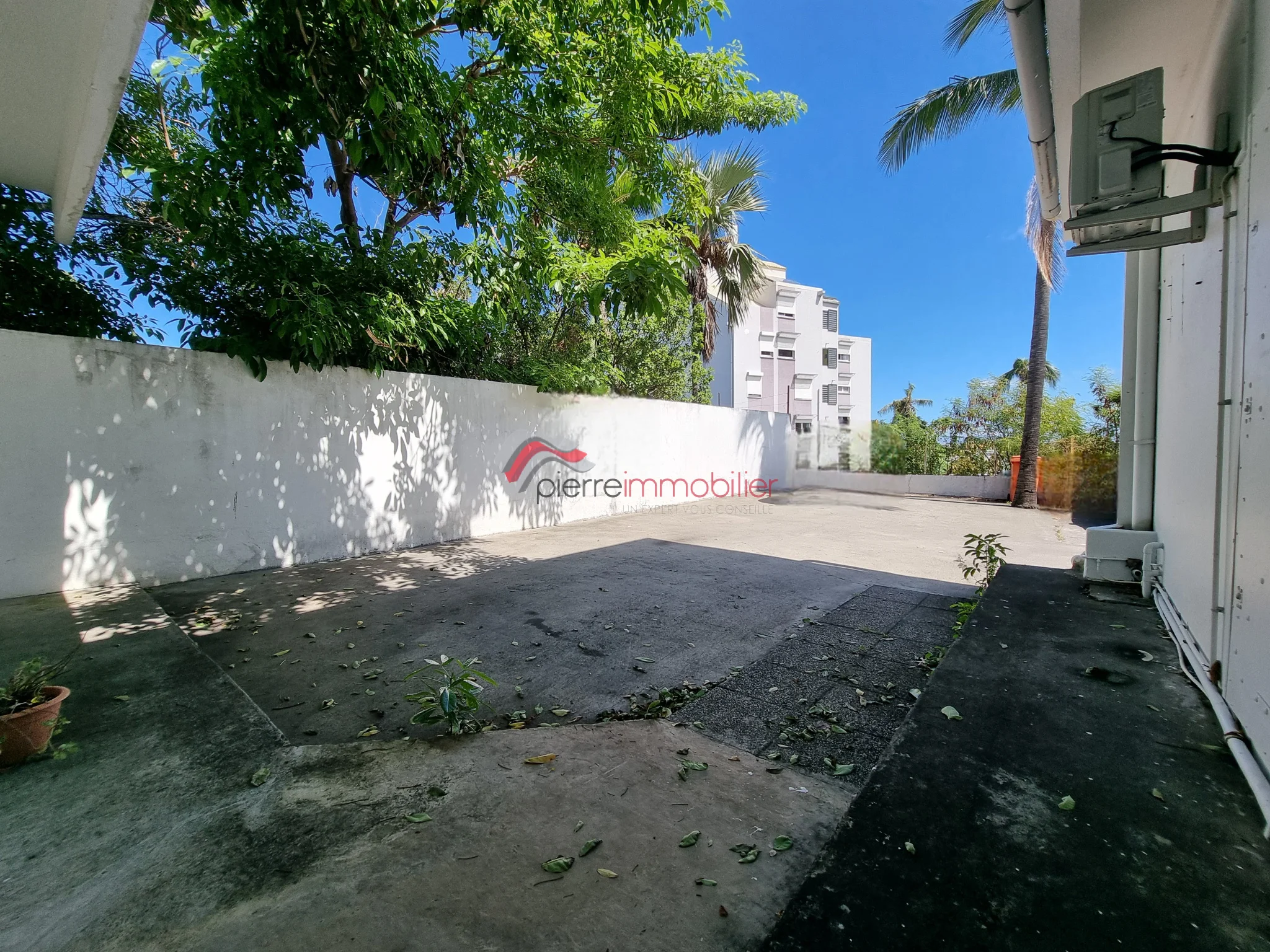 Photo 2 - Local à louer - Ancien 1 100 € 48 m² Saint-Pierre 97410