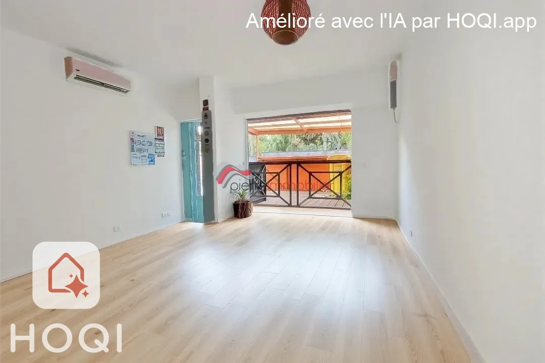 Photo 1 - Local à louer - Ancien 1 350 € 70 m² Saint-Pierre 97410