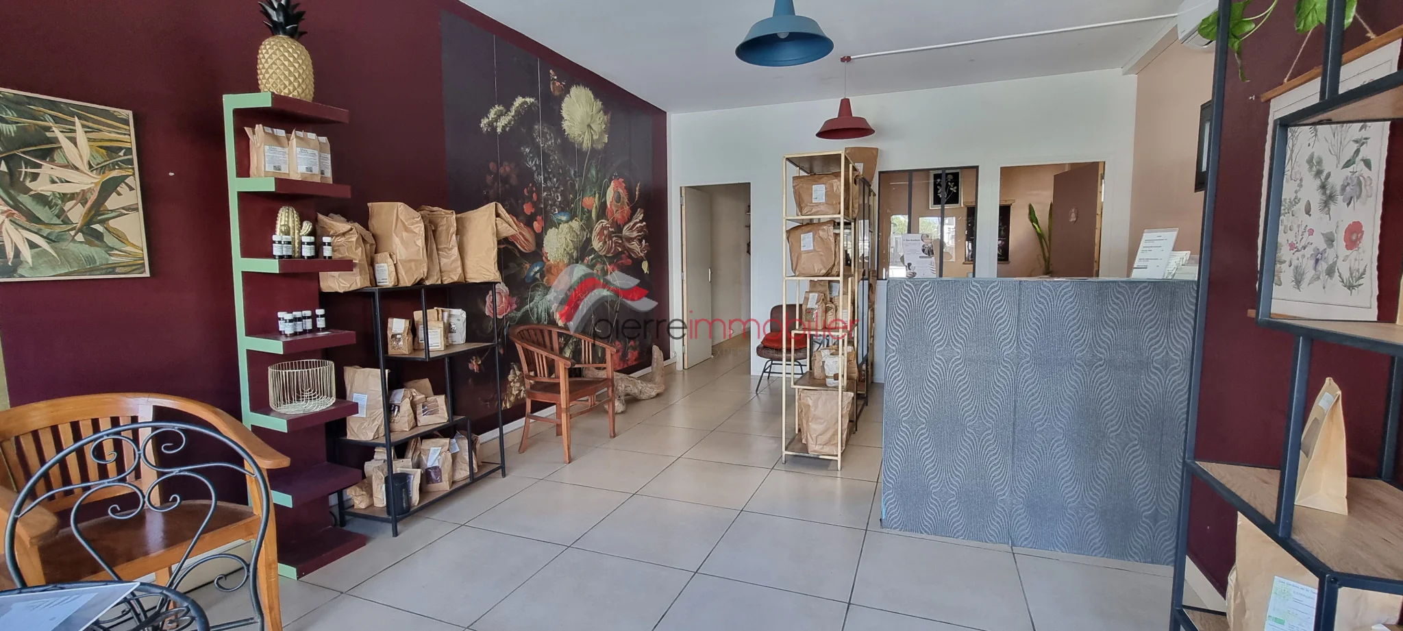 Photo 1 - Local à louer - Ancien 1 520 € 68 m² Saint-Pierre 97410