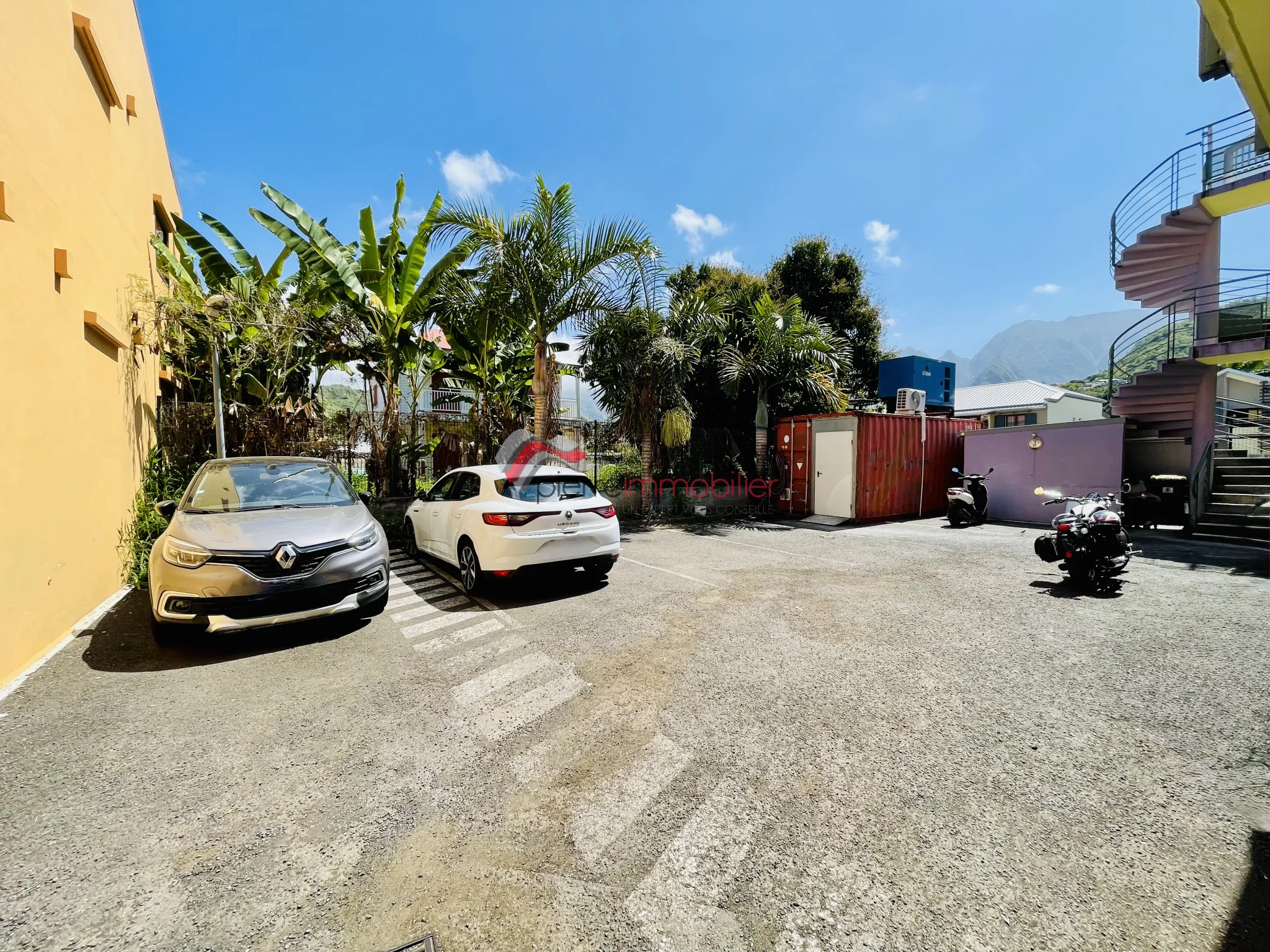 Photo 3 - Immeuble à vendre - Ancien 828 000 € 339.7 m² Entre-Deux 97414