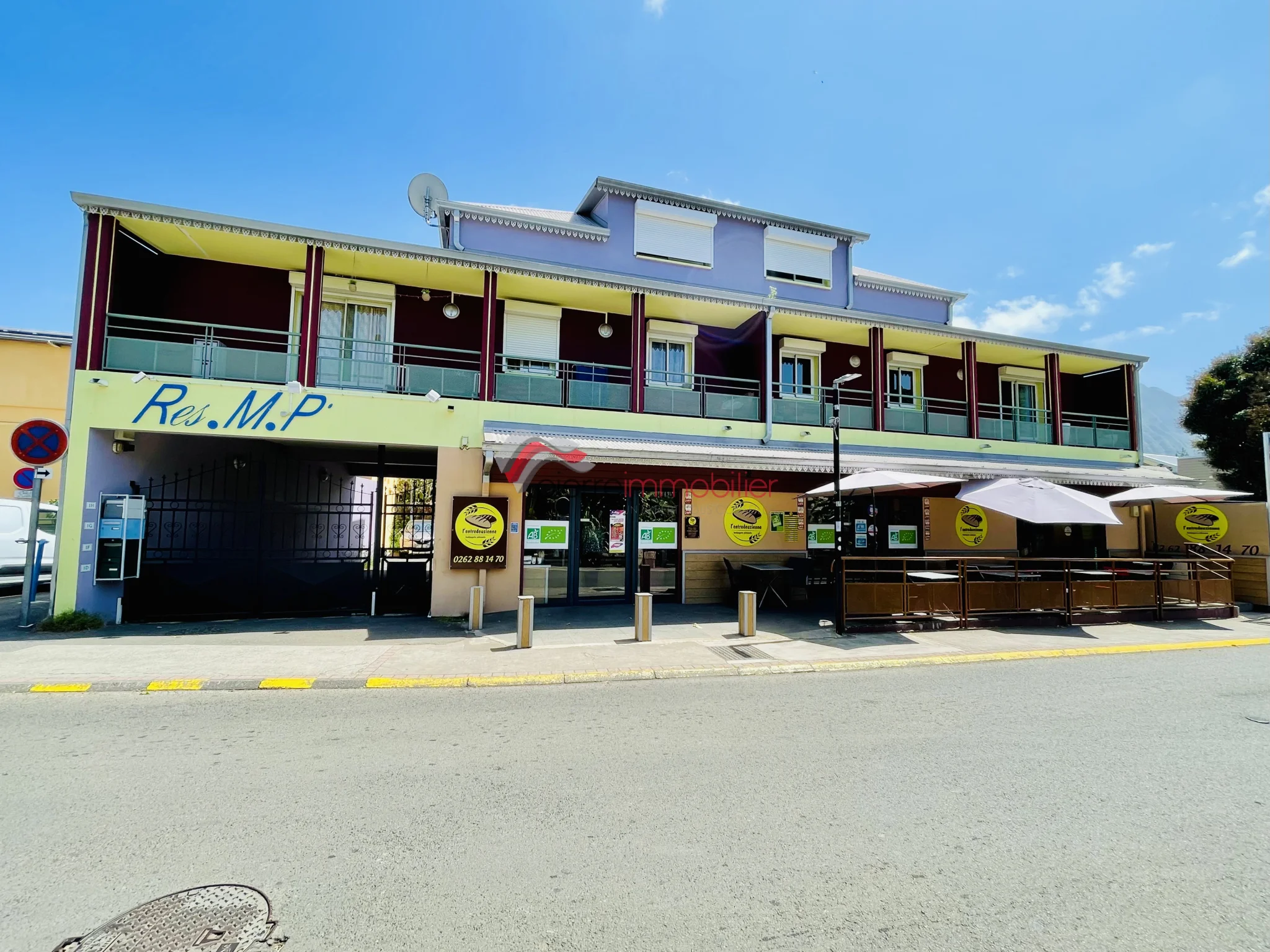 Photo 1 - Local à vendre - Ancien 828 000 € 339.7 m² Entre-Deux 97414