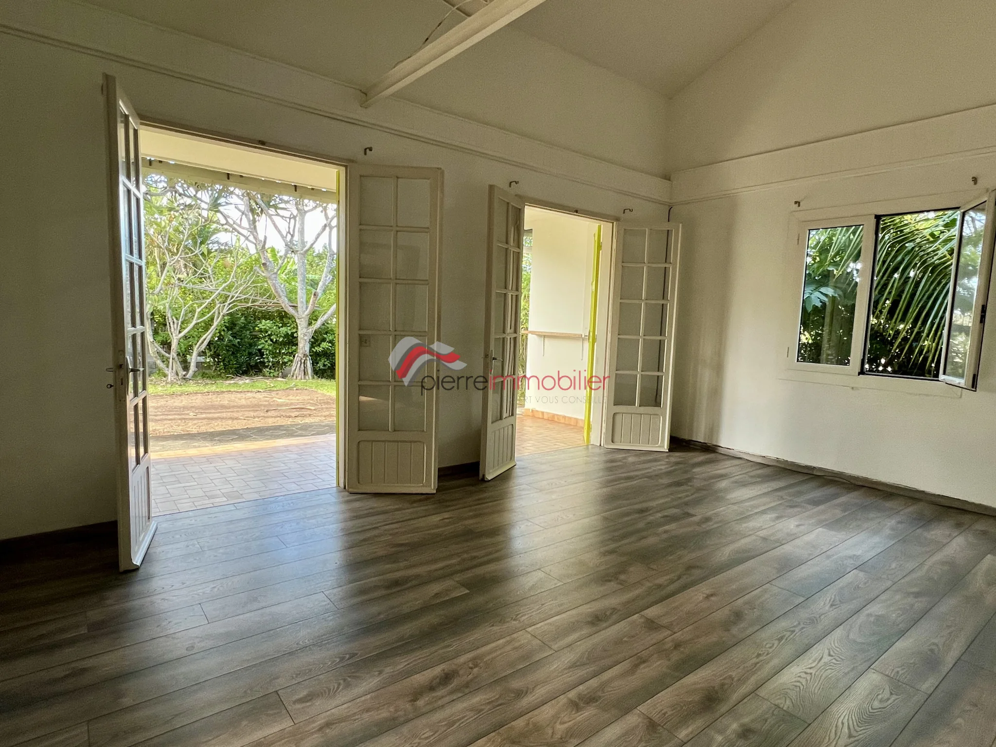 Photo 1 - Maison à vendre - Ancien 367 500 € 6 pièces 4 chambres 132 m² Entre-Deux 97414