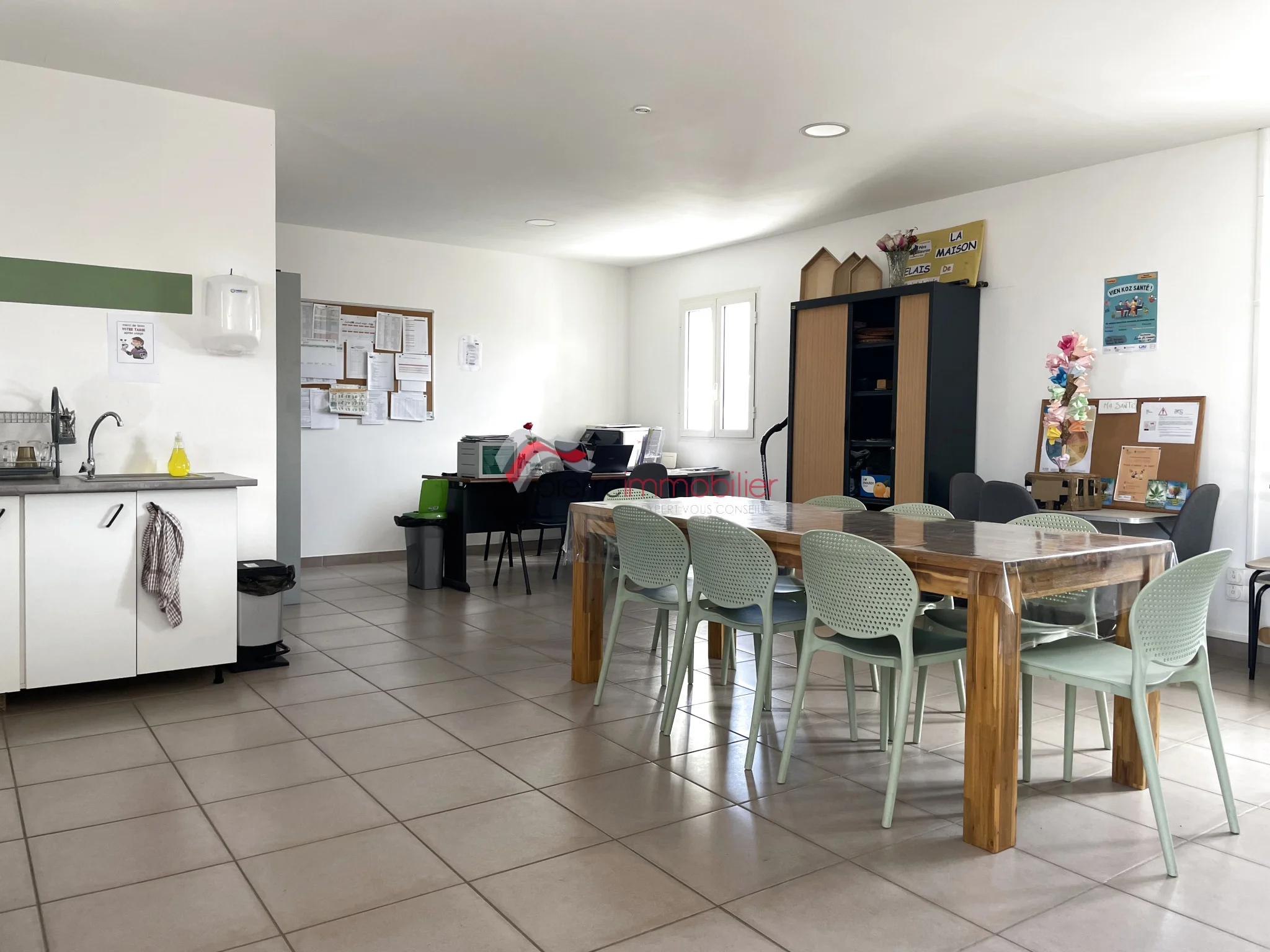 Photo 1 - Local à louer - Ancien 743 € 48 m² Saint-Louis 97450