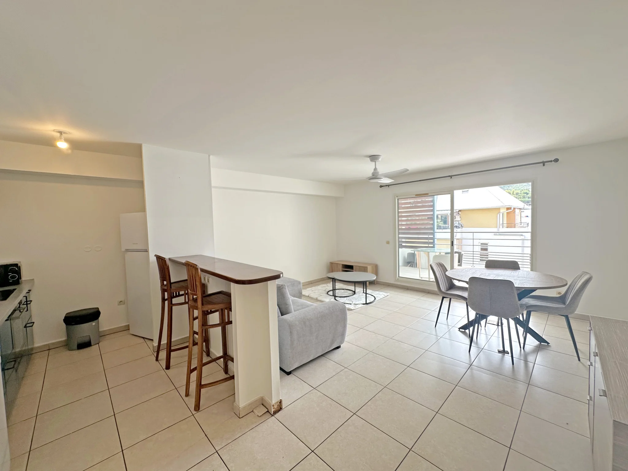 Photo 4 - Appartement à louer - Ancien 1 100 € 3 pièces 2 chambres 66 m² Saint-Denis 97400