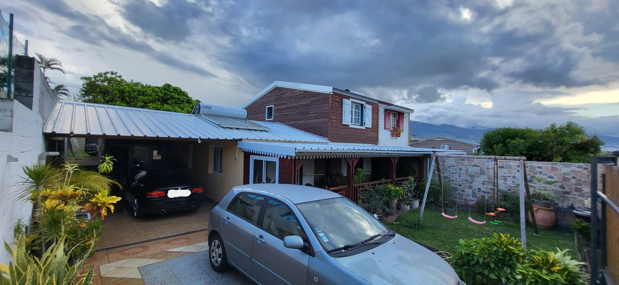 Photo 1 - Maison à vendre - Ancien 245 000 € 5 pièces 3 chambres 144 m² Sainte-Marie 97438