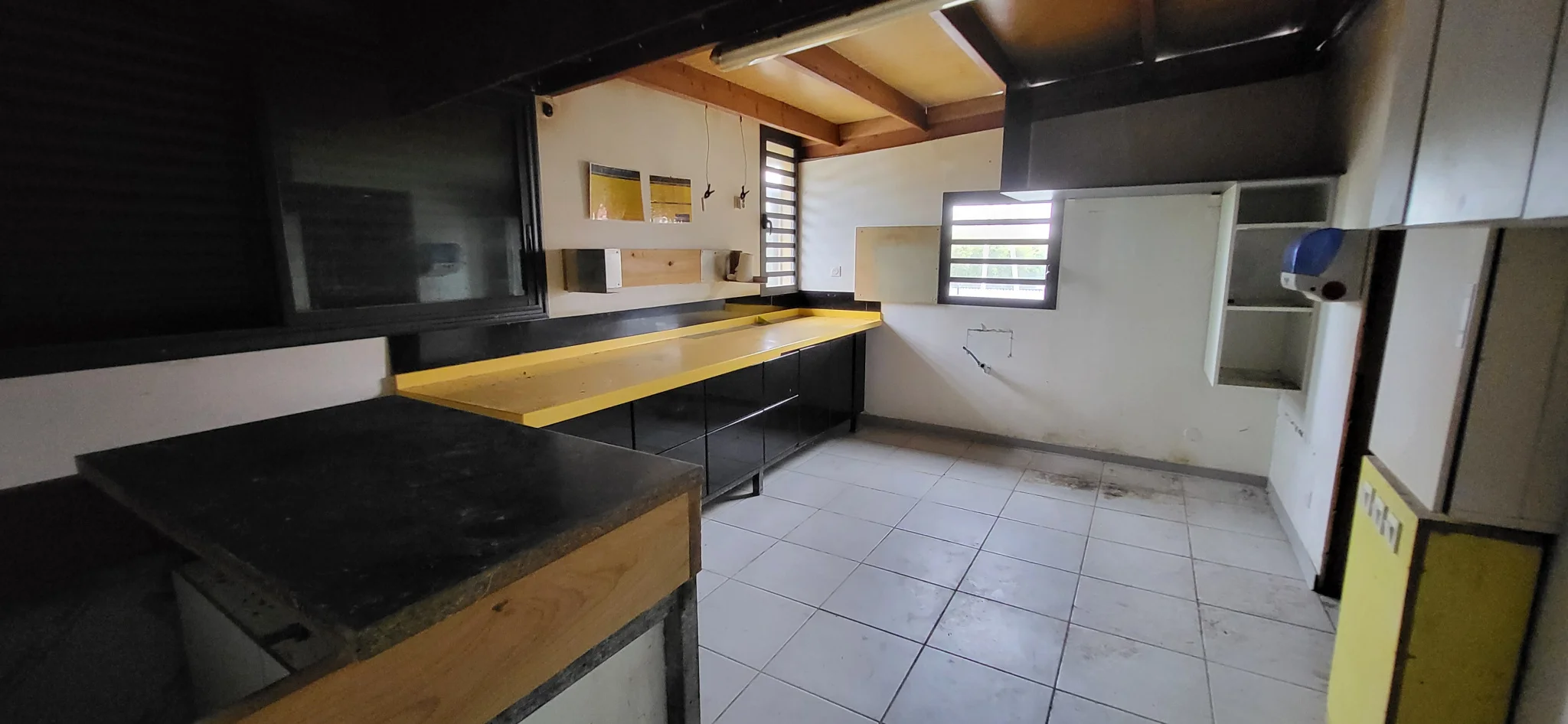 Photo 4 - Maison à vendre - Ancien 235 000 € 10 pièces 2 chambres 280 m² Plaine-des-Palmistes 97431