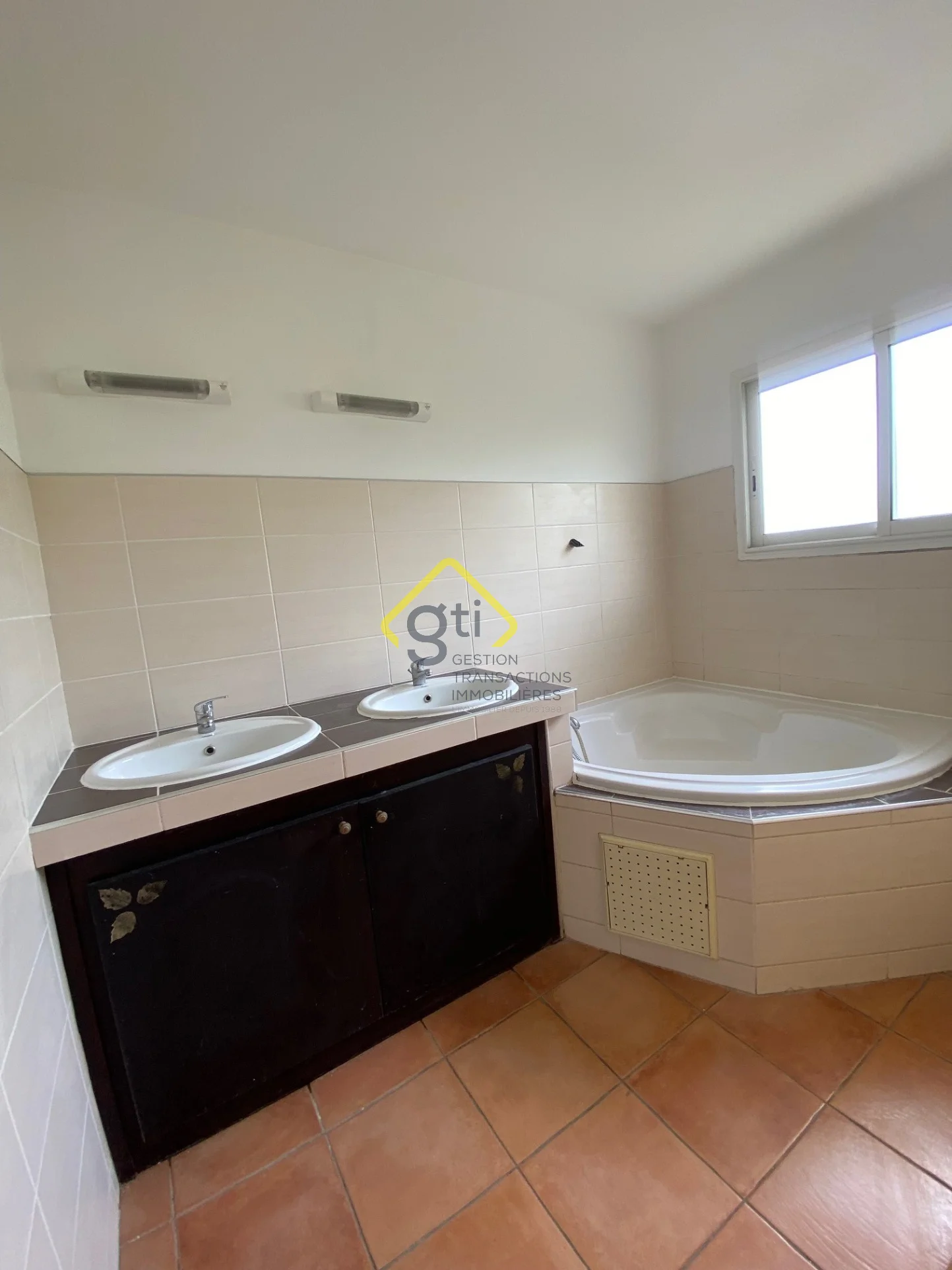 Photo 7 - Maison à louer - Ancien 991 € 4 pièces 3 chambres 84.83 m² Saint-André 97440