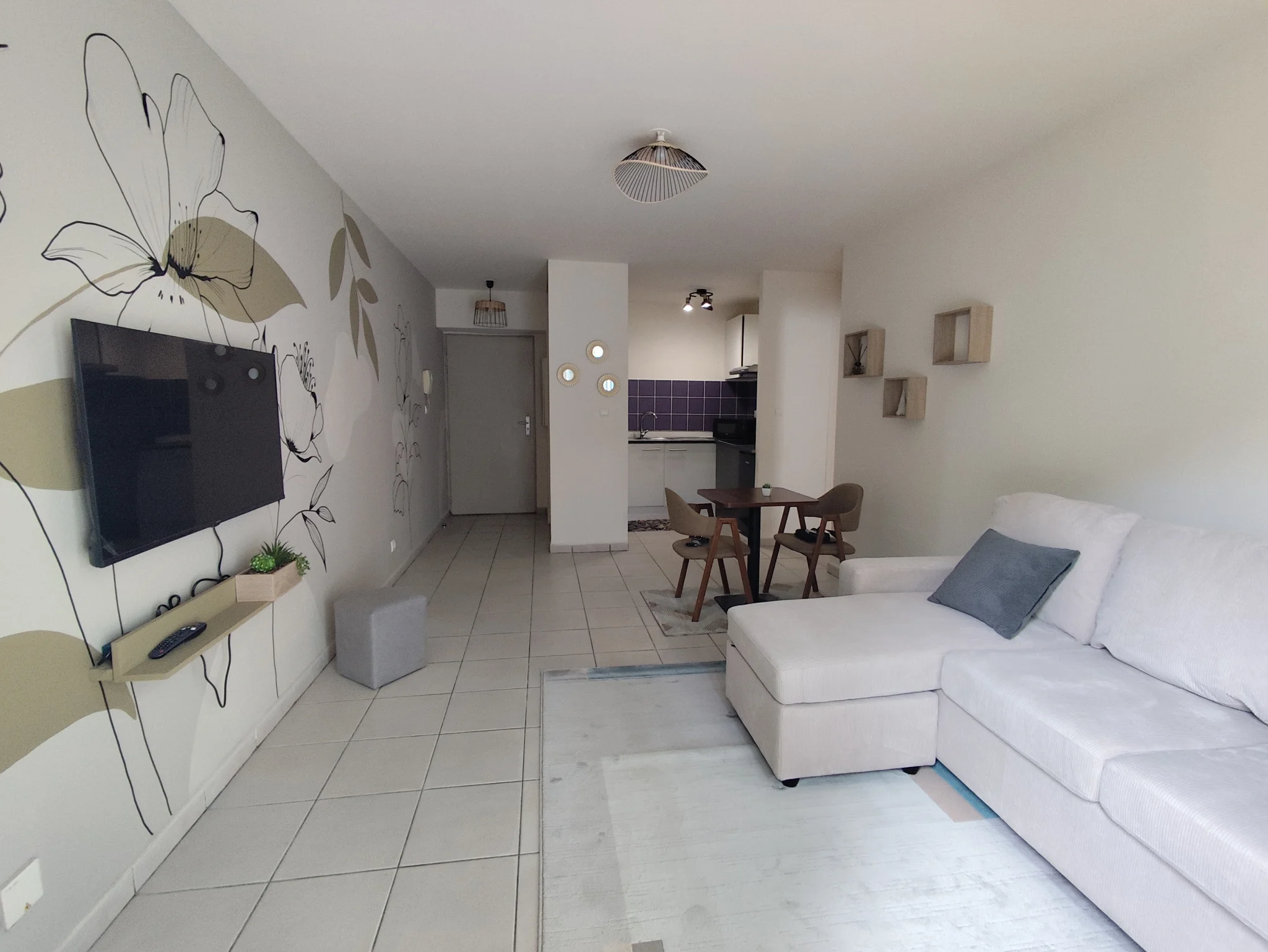 COUP DE COEUR ASSURÉ ! T2 RDC Rénové avec Goût Meublé & Déc