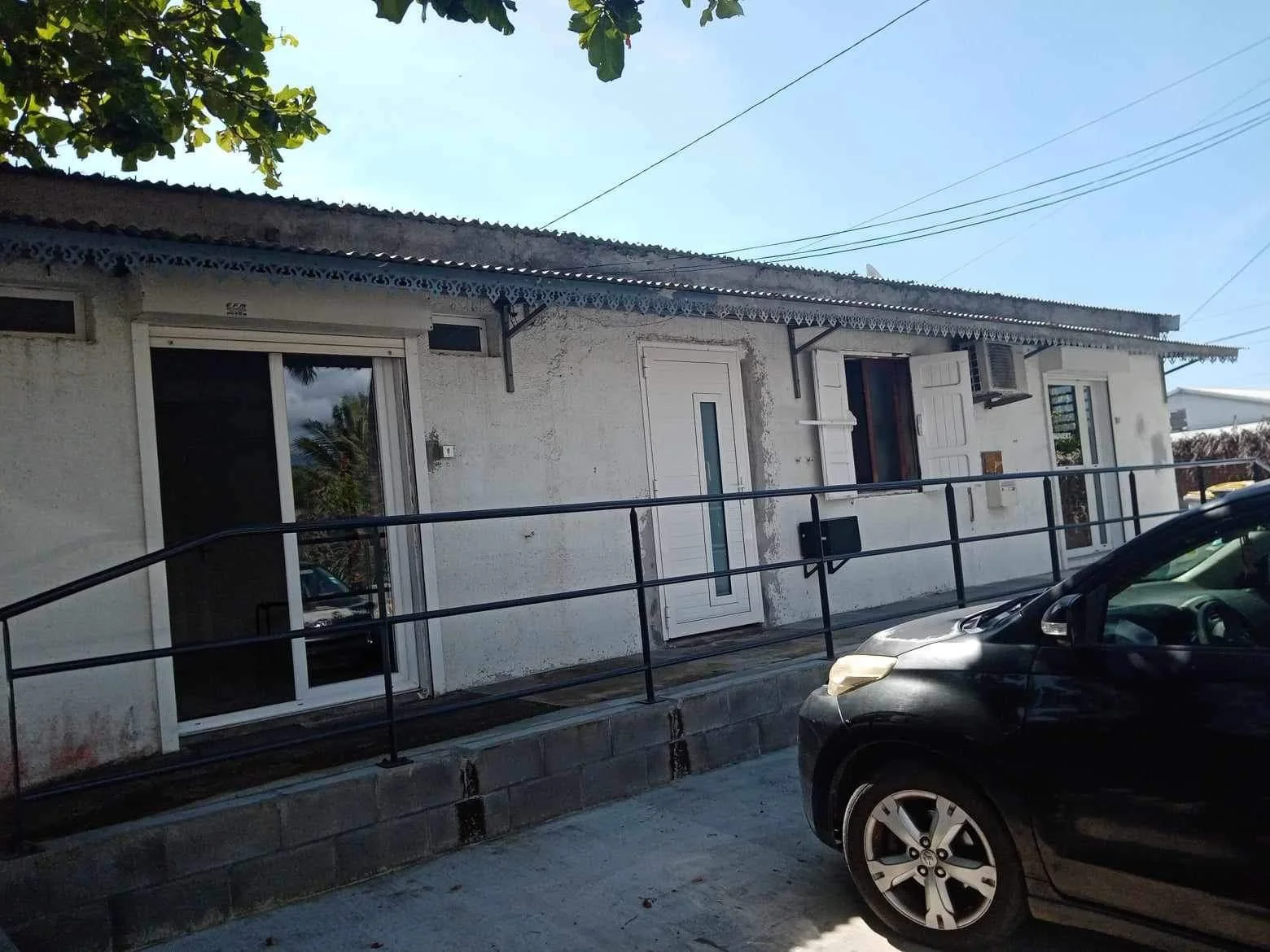 Photo 1 - Local à vendre - Ancien 193 000 € 4 pièces 100 m² Saint-Benoît 97470