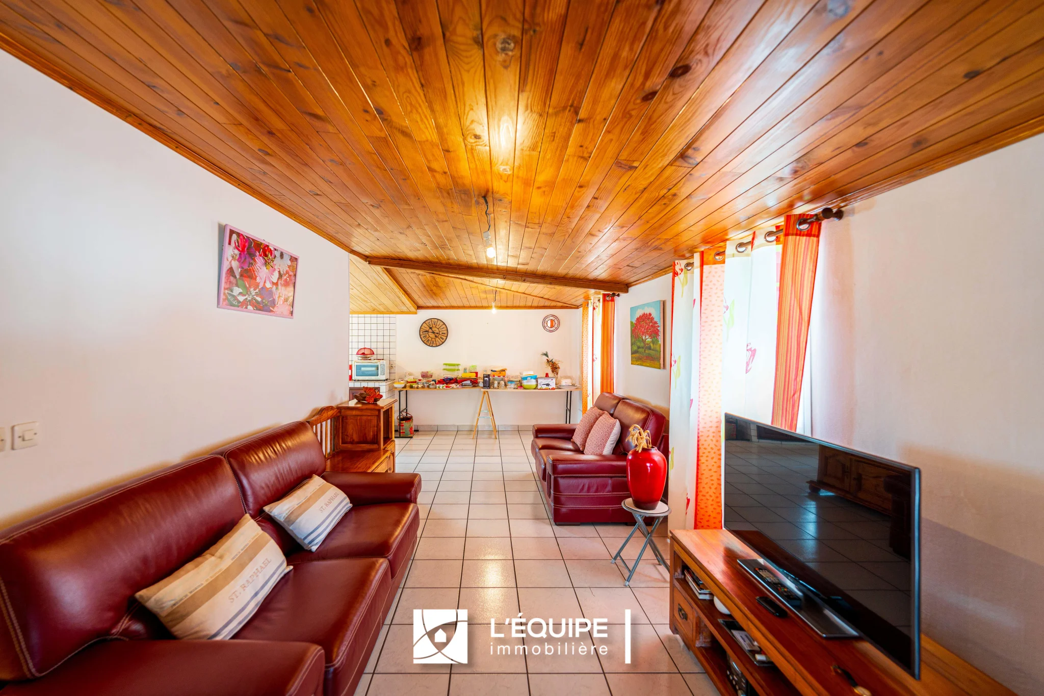 Photo 1 - Maison à vendre - Ancien 190 000 € 8 pièces 5 chambres 210 m² Saint-Benoît 97470