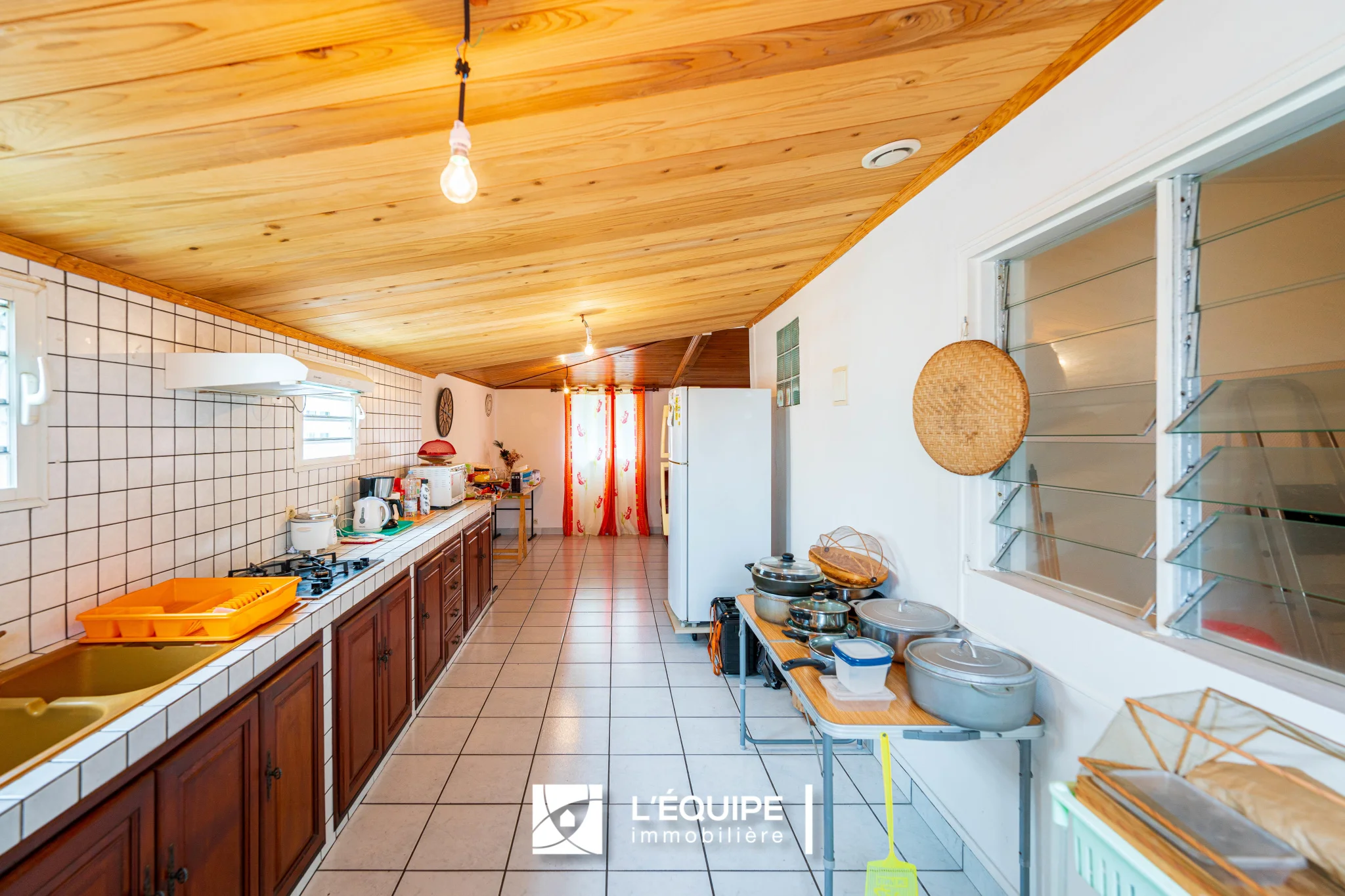 Photo 2 - Maison à vendre - Ancien 190 000 € 8 pièces 5 chambres 210 m² Saint-Benoît 97470