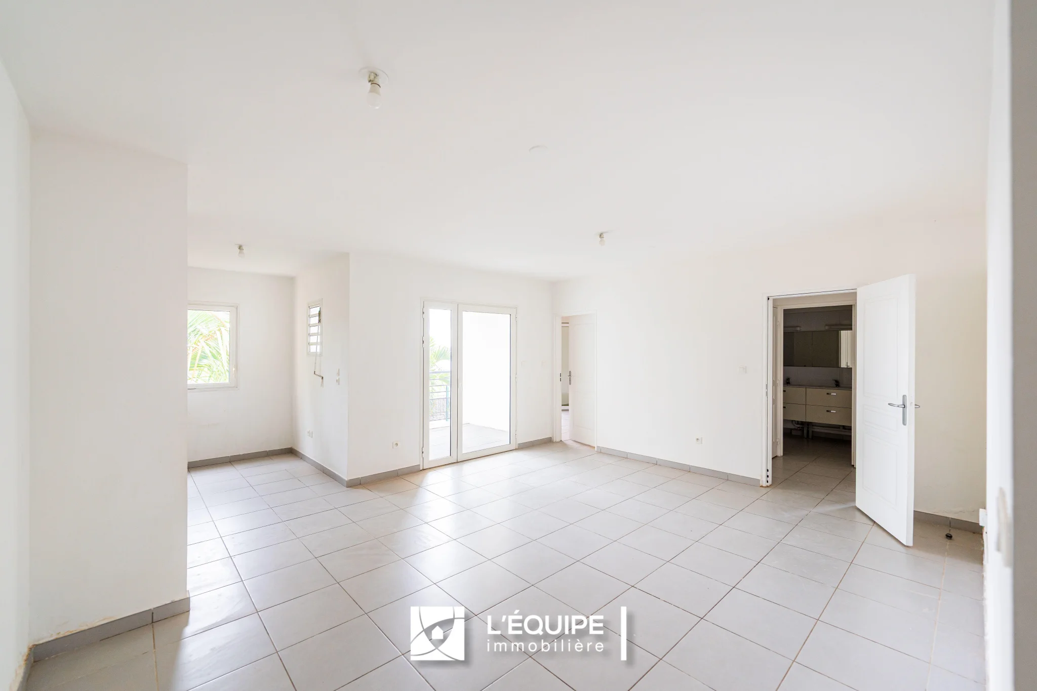 Photo 1 - Appartement à vendre - Ancien 173 000 € 4 pièces 3 chambres 74 m² Saint-Denis 97490