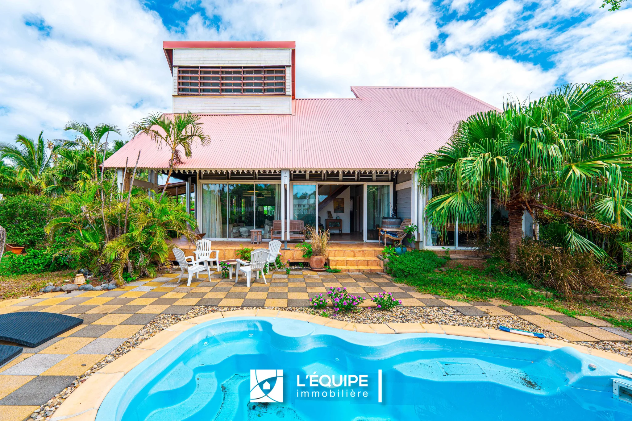 Photo 1 - Maison à vendre - Ancien 890 000 € 5 pièces 4 chambres 153 m² Hermitage les bains 97434