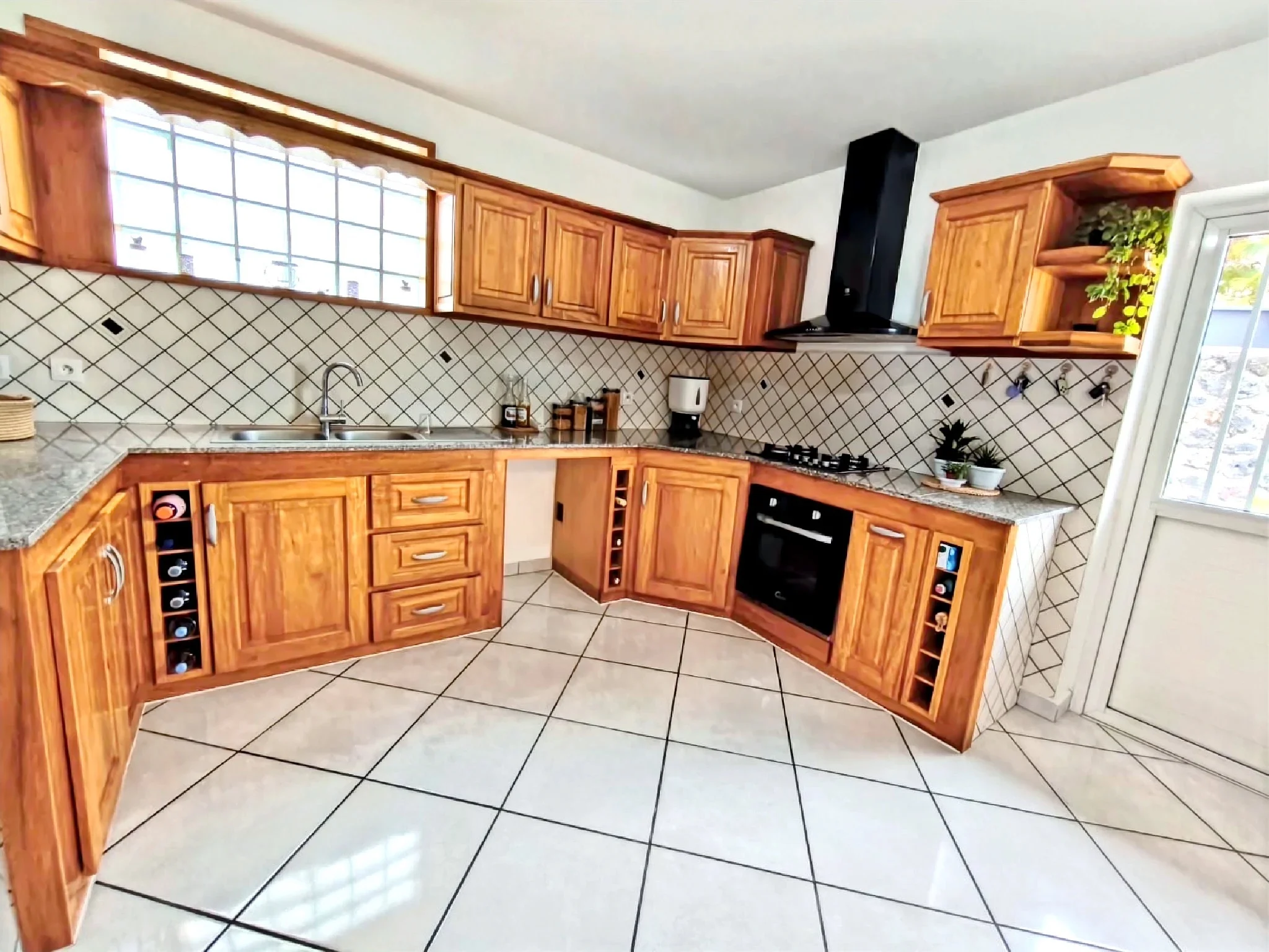 Photo 3 - Maison à vendre - Ancien 386 000 € 5 pièces 4 chambres 110 m² Saint-Pierre 97432