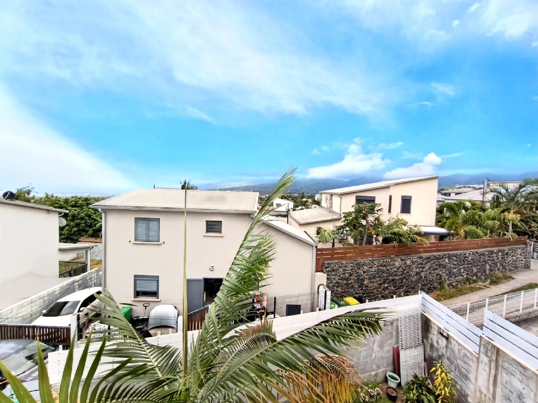 Photo 2 - Maison à vendre - Ancien 386 000 € 5 pièces 4 chambres 110 m² Saint-Pierre 97432