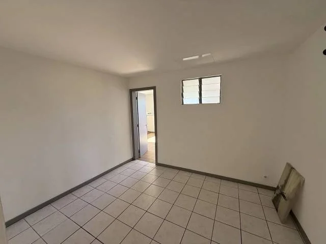 Photo 5 - Maison à vendre - Ancien 245 000 € 4 pièces 2 chambres 75 m² Saint-Pierre 97432