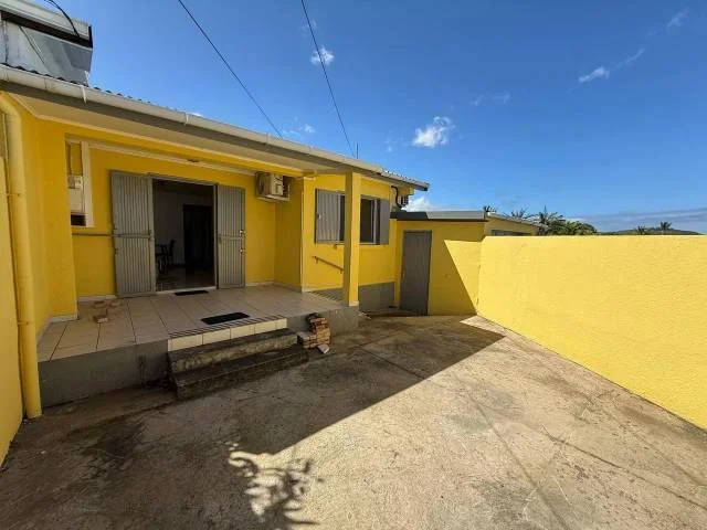 Photo 8 - Maison à vendre - Ancien 245 000 € 4 pièces 2 chambres 75 m² Saint-Pierre 97432